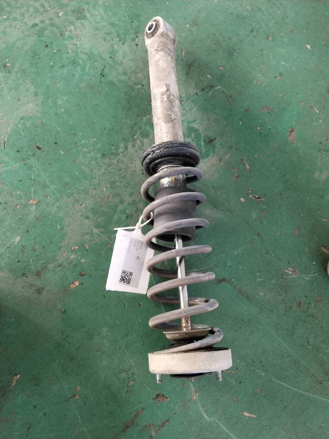 33526766605 后减震器芯