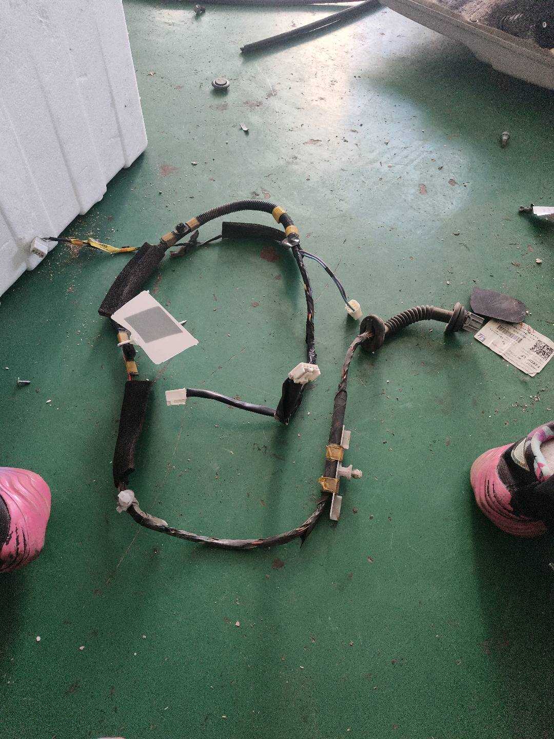 8215448040 后门线束(左)