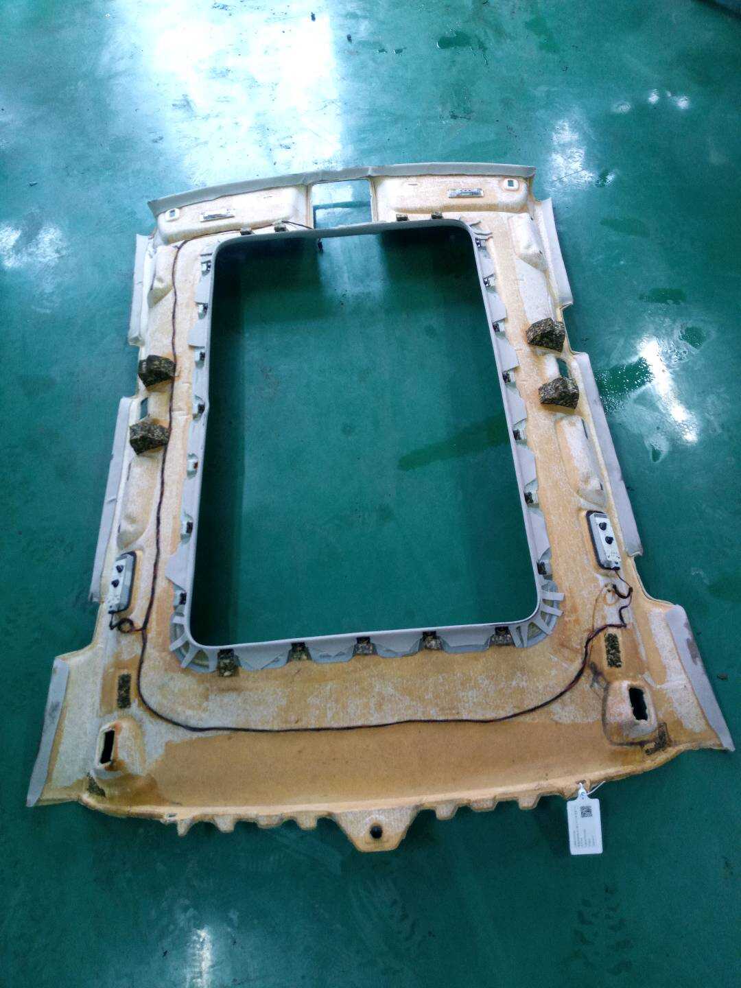 L8R0867505LH82 车顶内衬