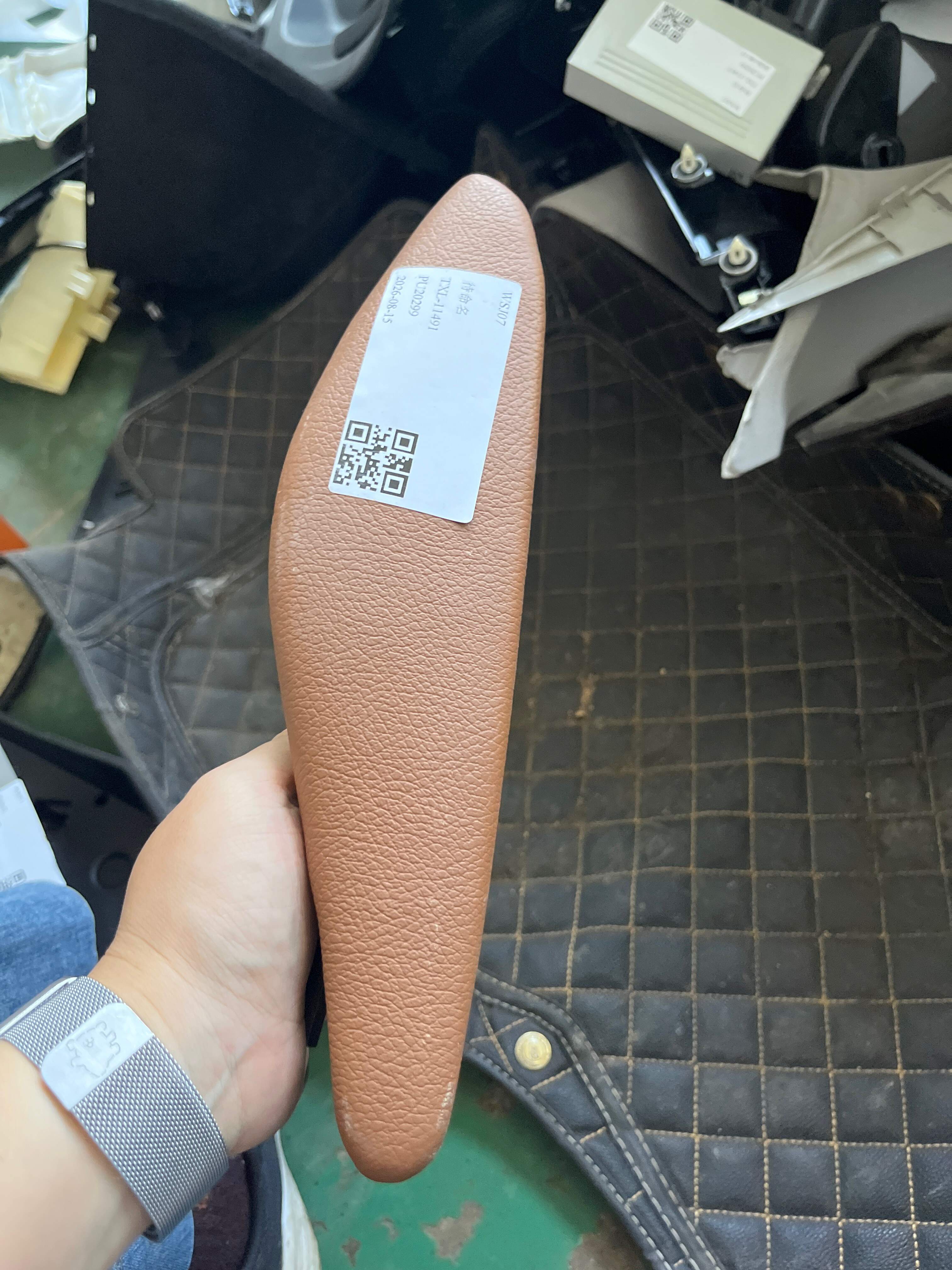 51169135167 中央控制台侧饰板(左上)b