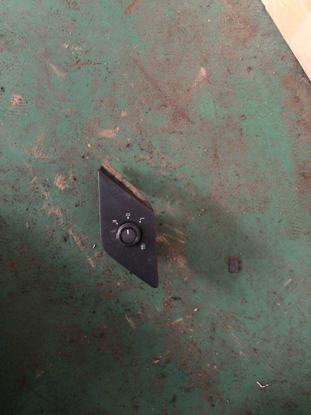 31G959565B 倒车镜调整开关