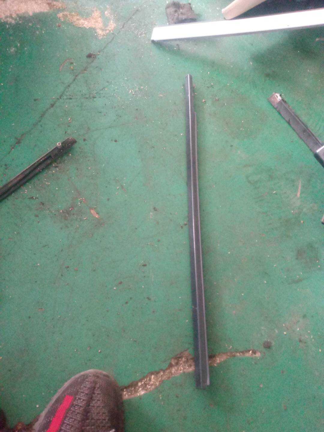 CGE000890 后门玻璃压条(左外)