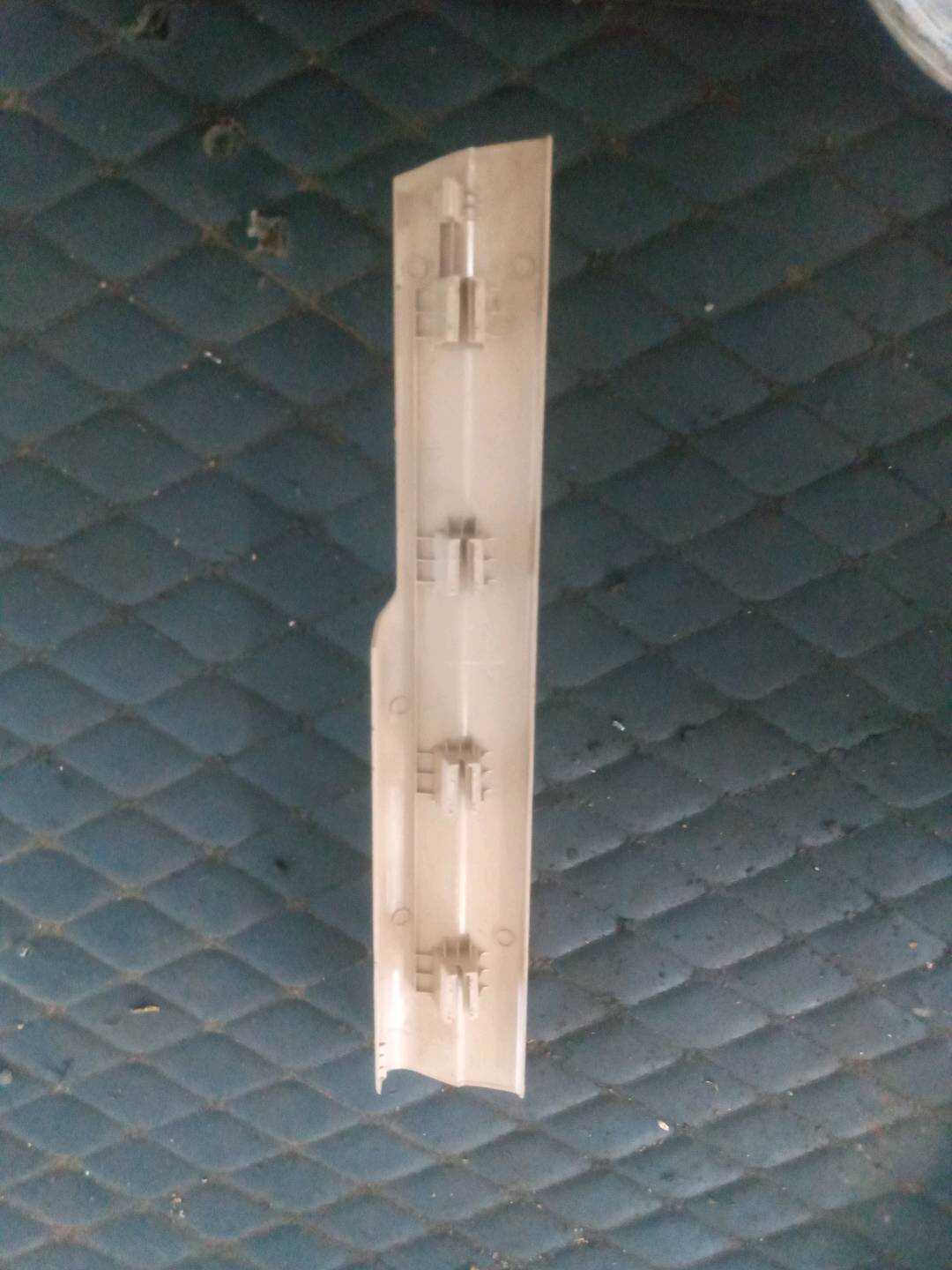 51479208602 前门槛装饰板(右内)