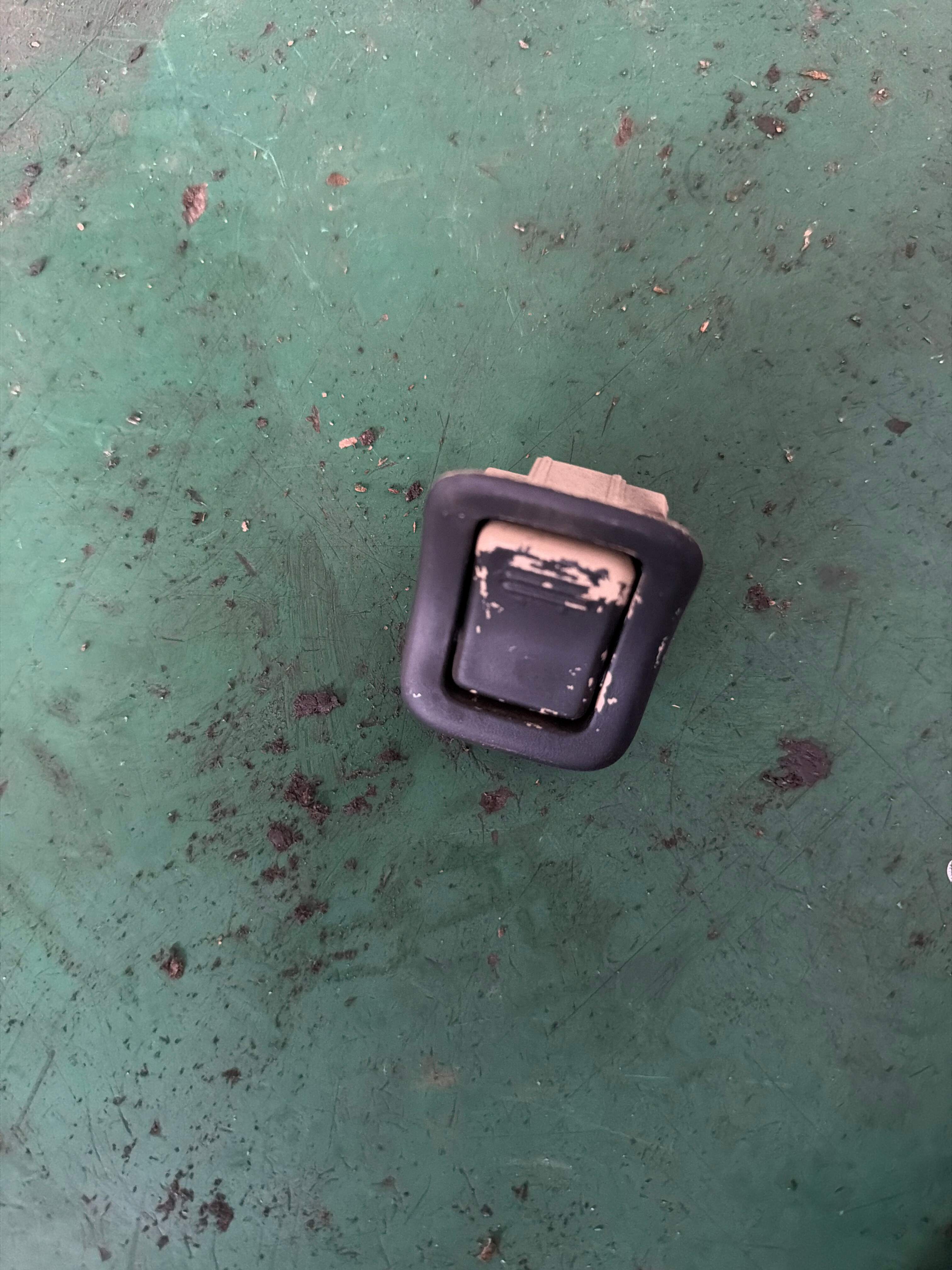 A22181000408K67 Coat Hook