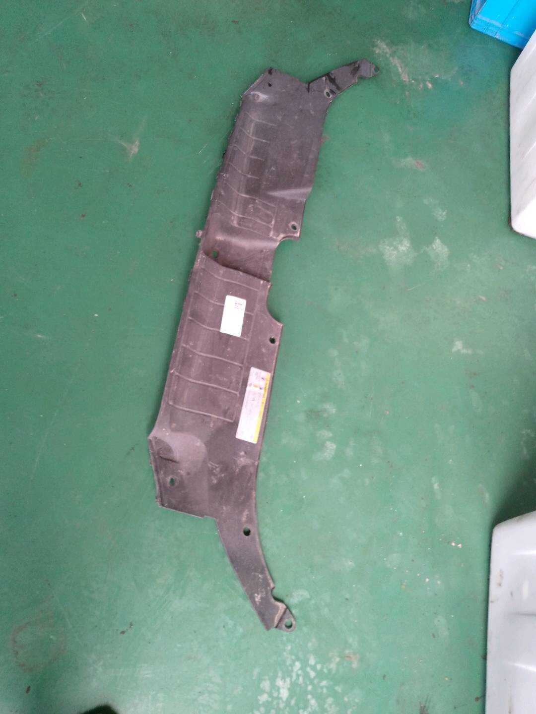 8R0807081A 保险杠盖板