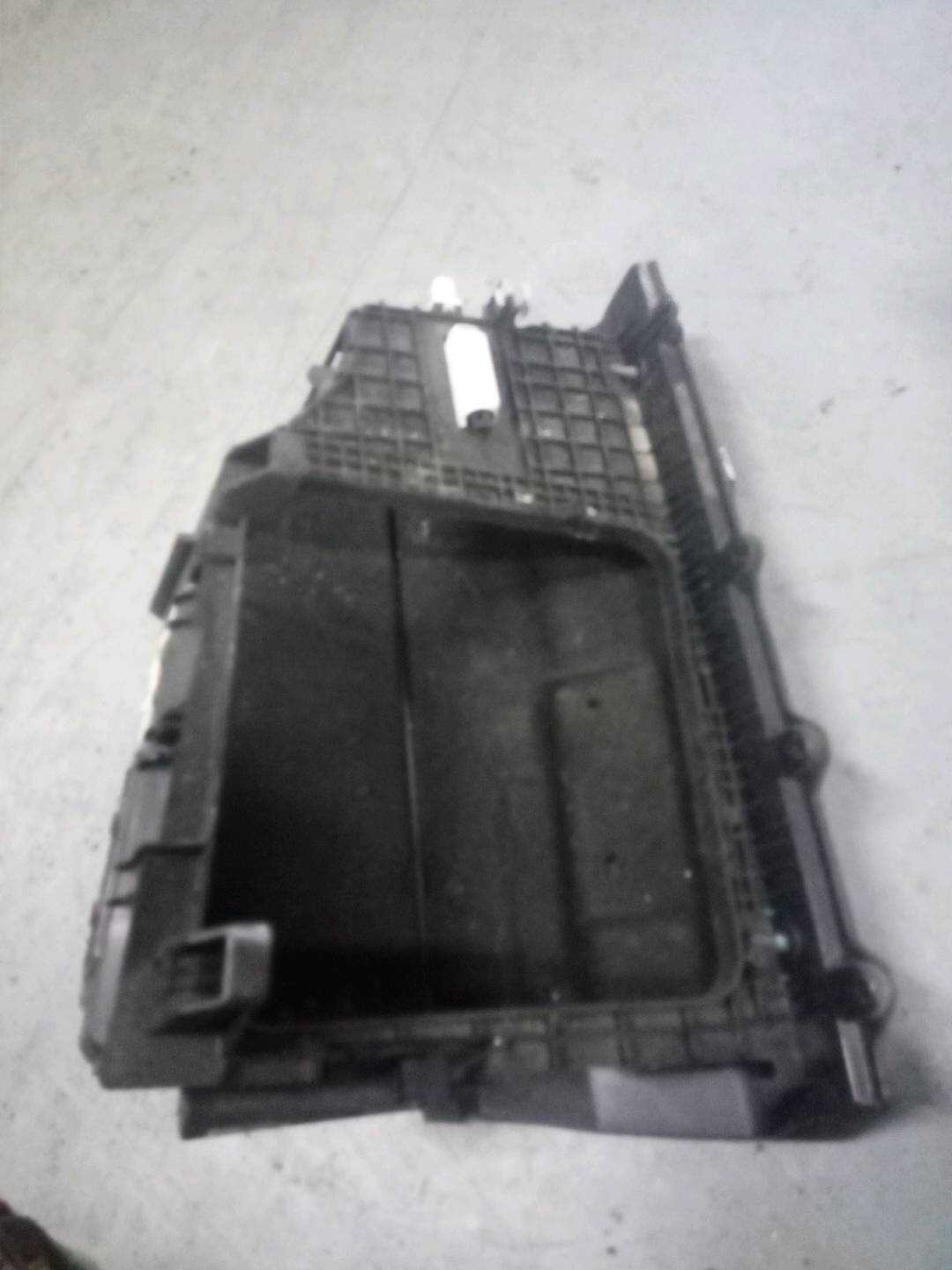51169205976 仪表台杂物箱