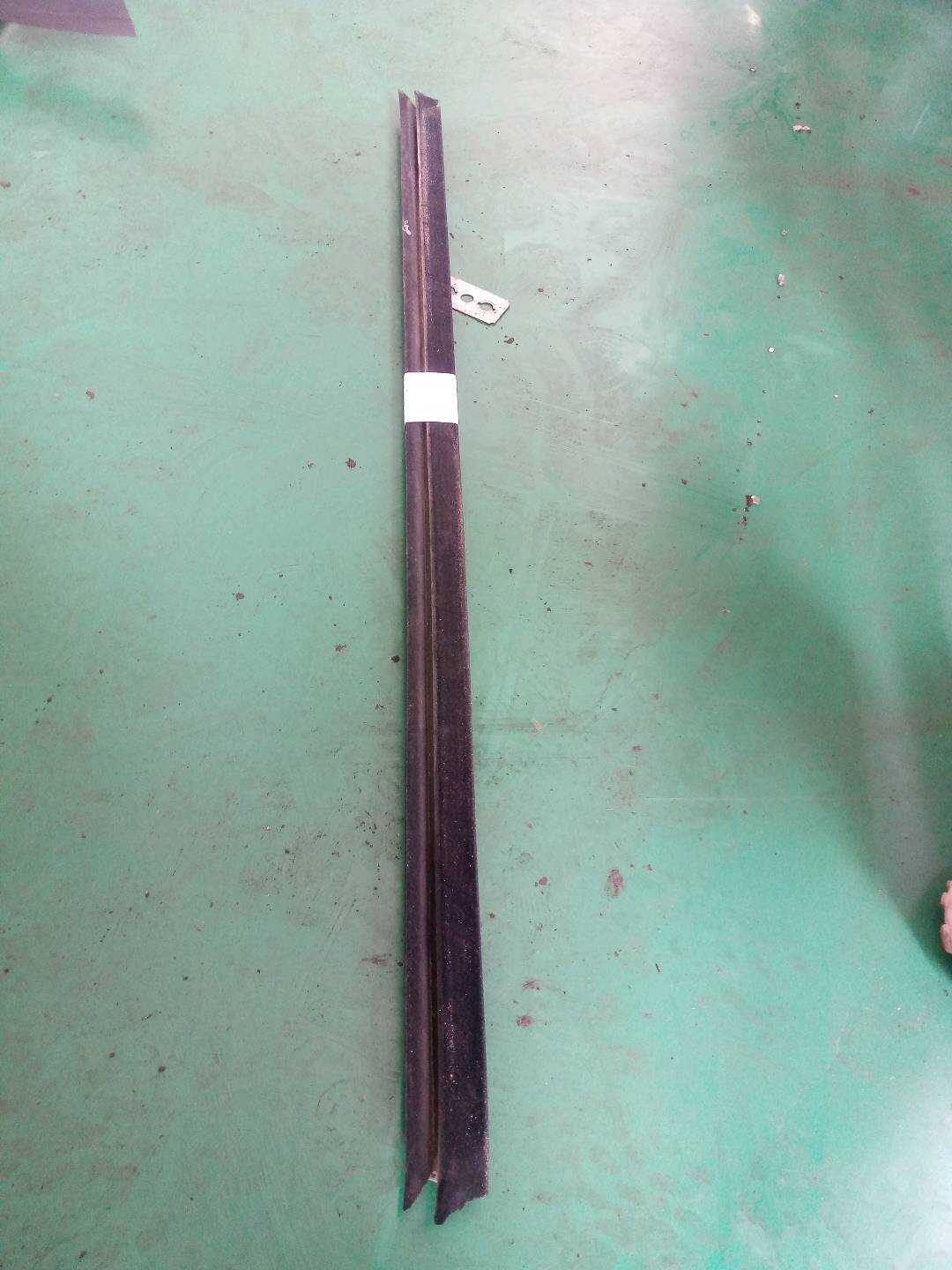 51217033785 前门玻璃压条（左内）