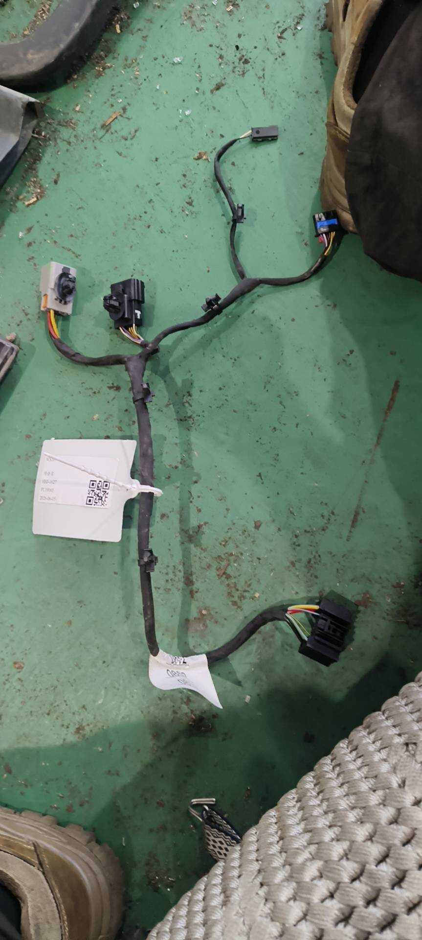 84200852 Door Lock Wiring Harness