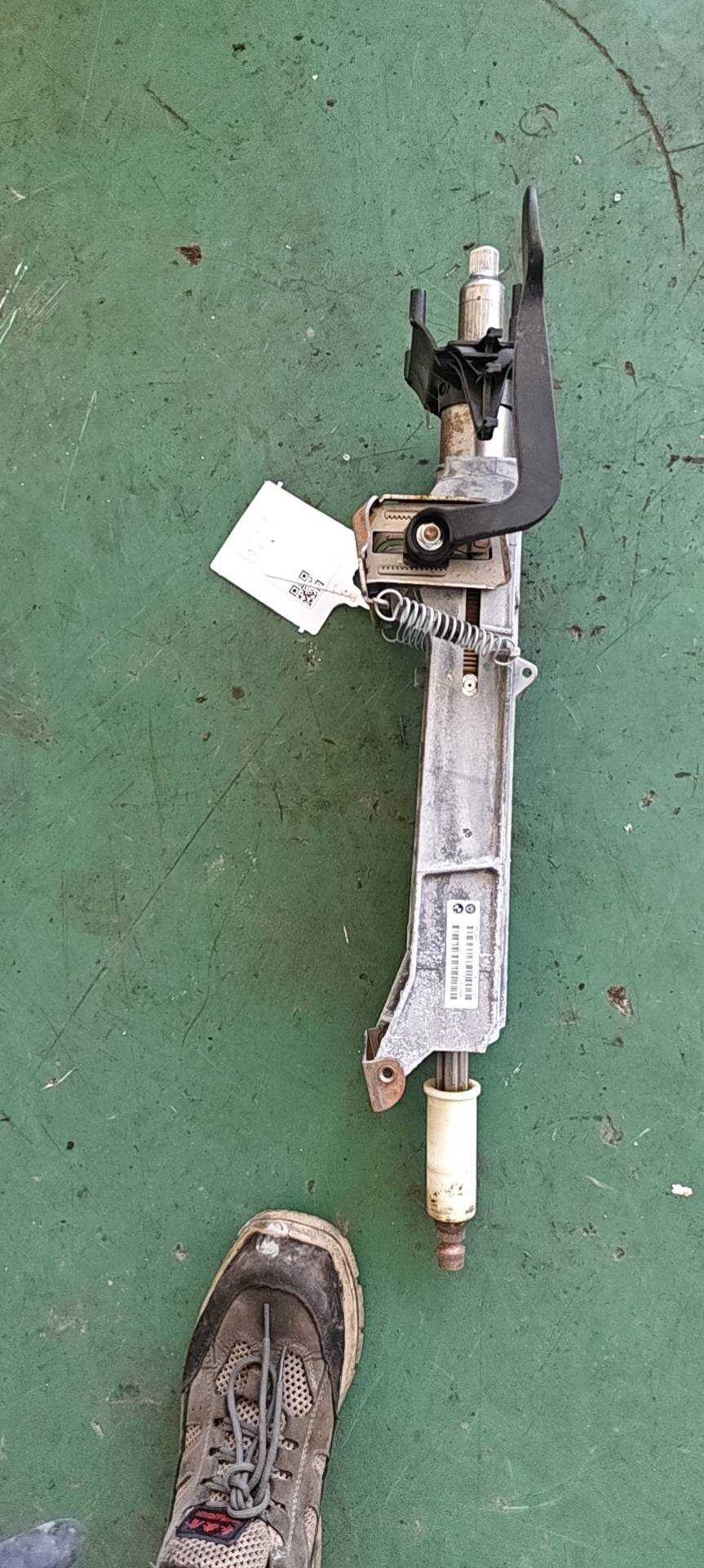 32306854964 Steering Column