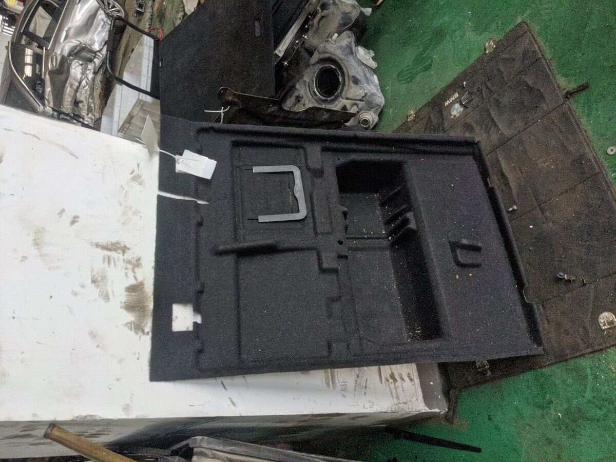 51477295585 行李箱地板储物箱总成