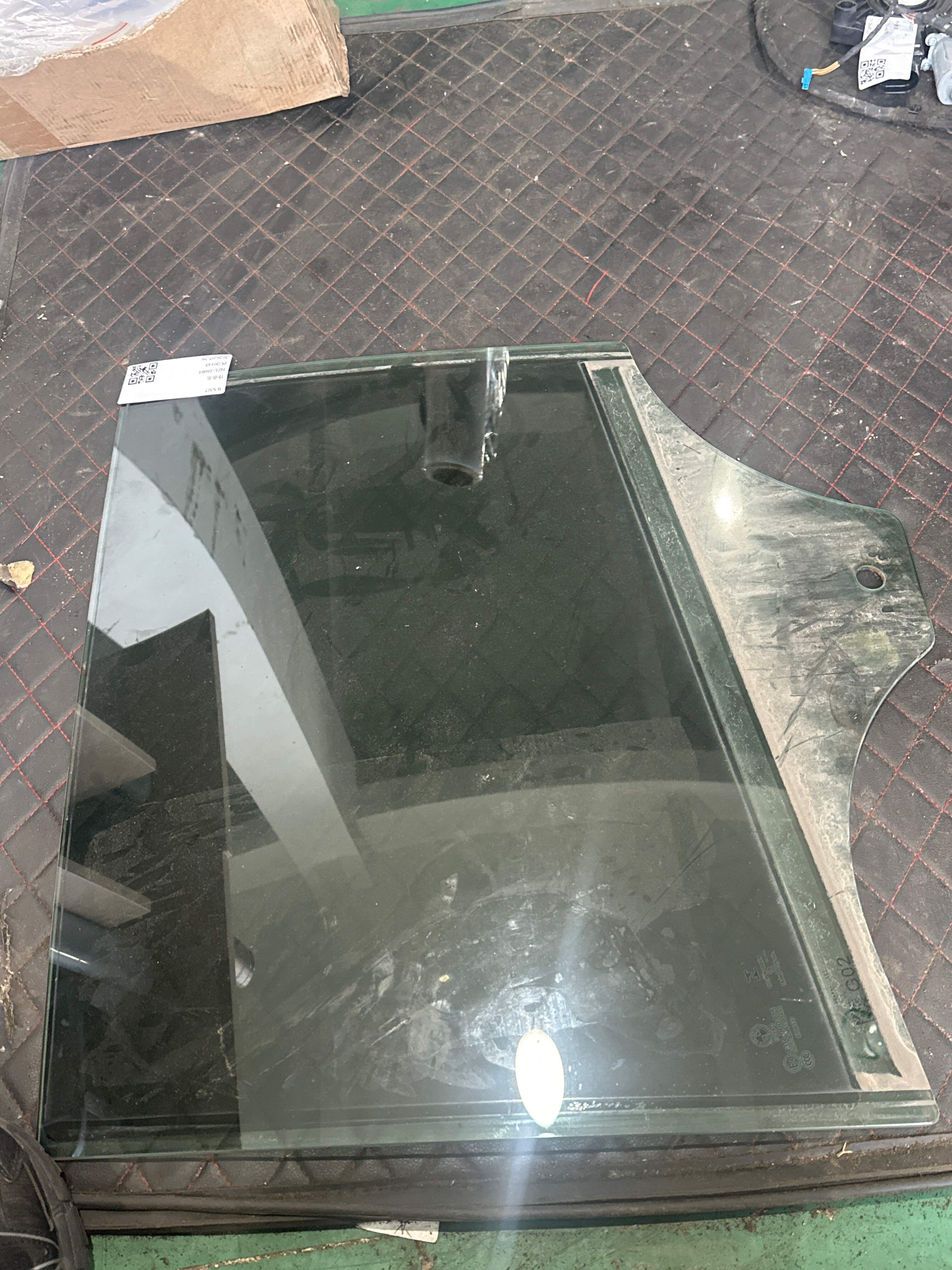51357417373 后门玻璃(左)