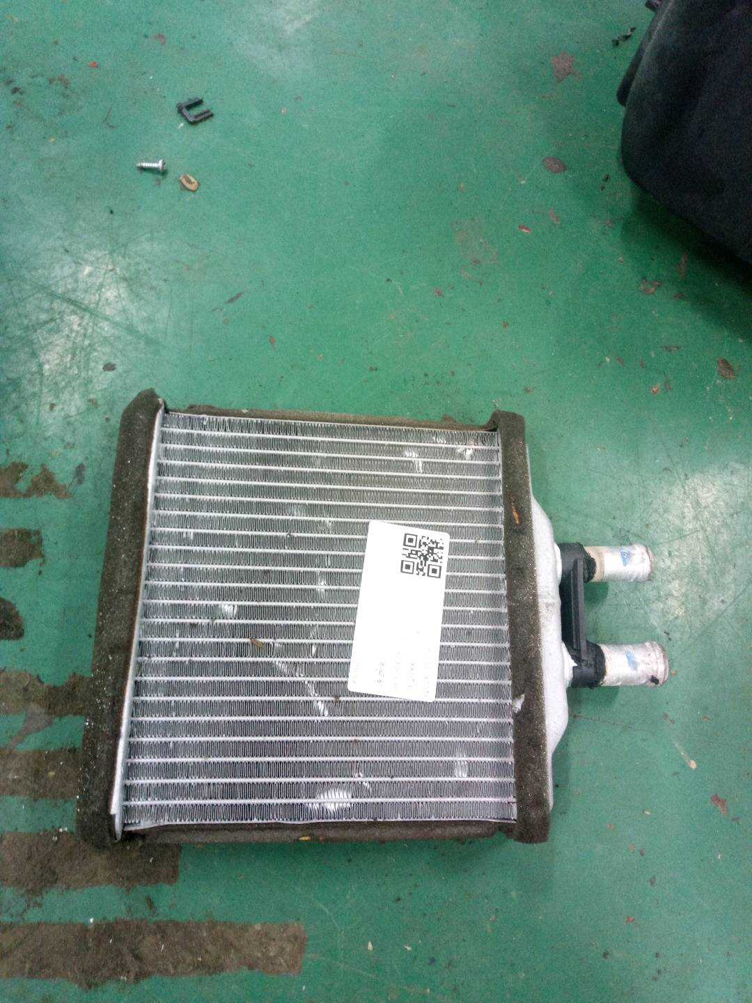 93730346 暖风散热器