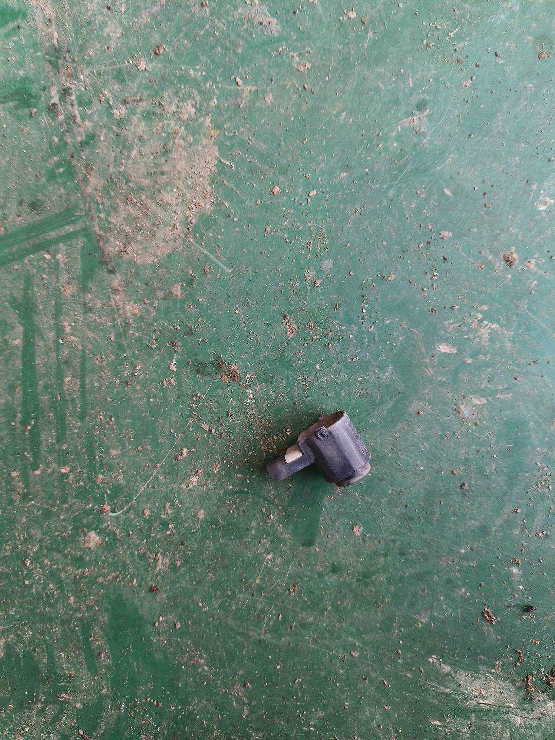 10406890PRW 后泊车辅助传感器