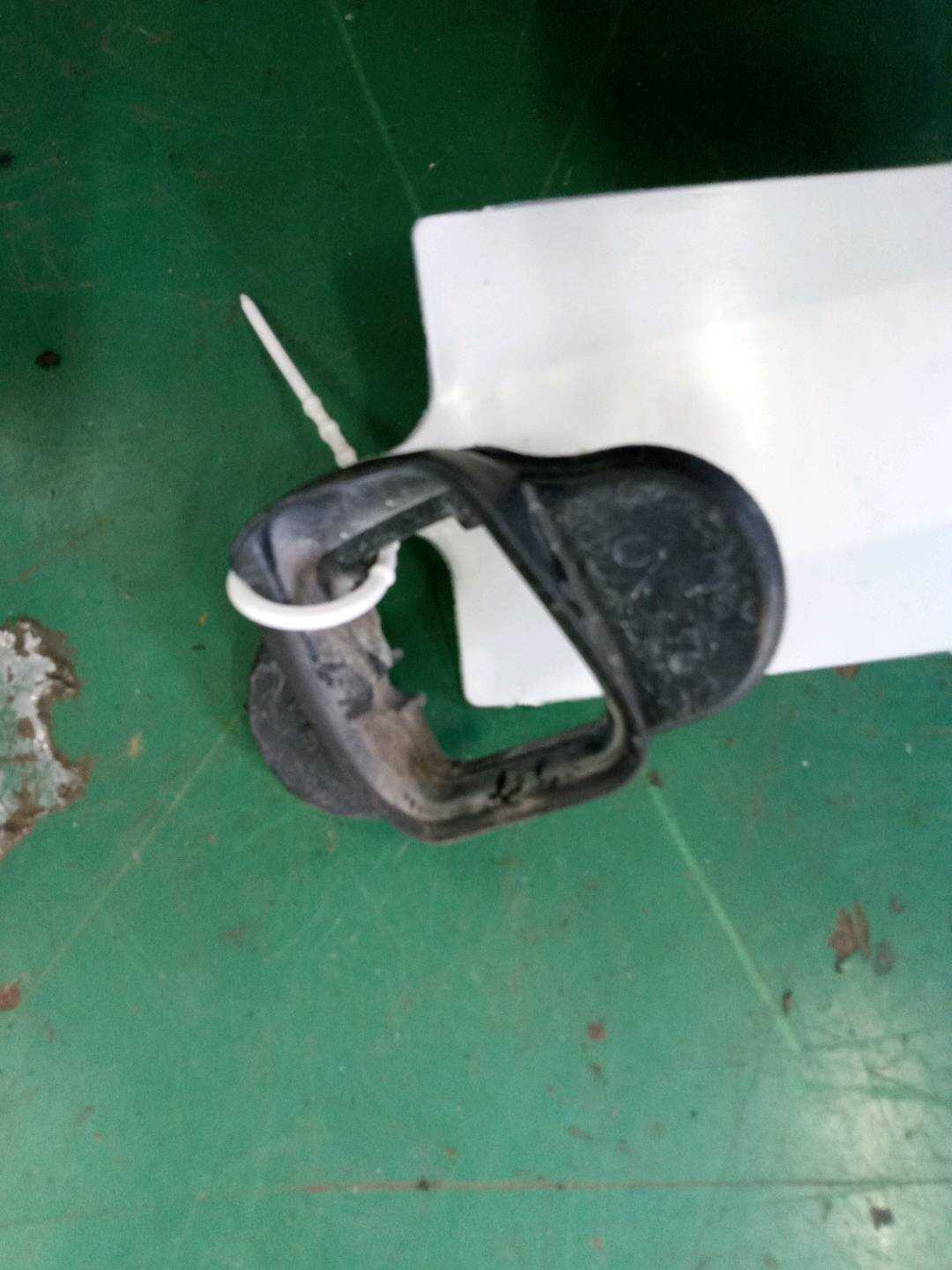 51767291325 前门限位器盖（左）
