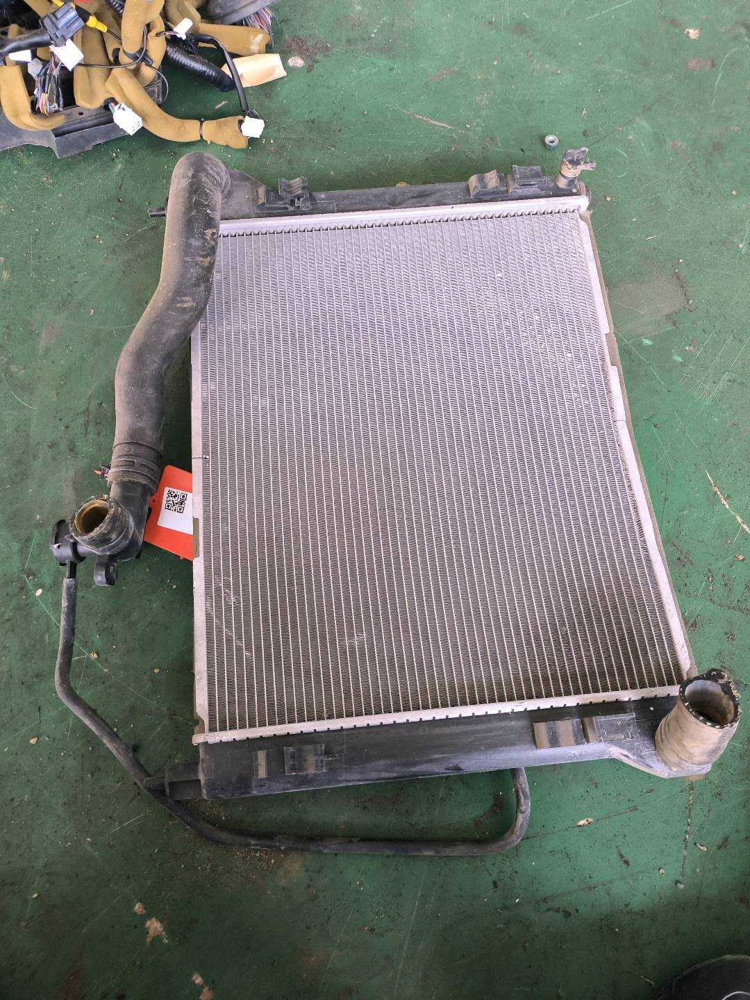 214105MA0A Radiator