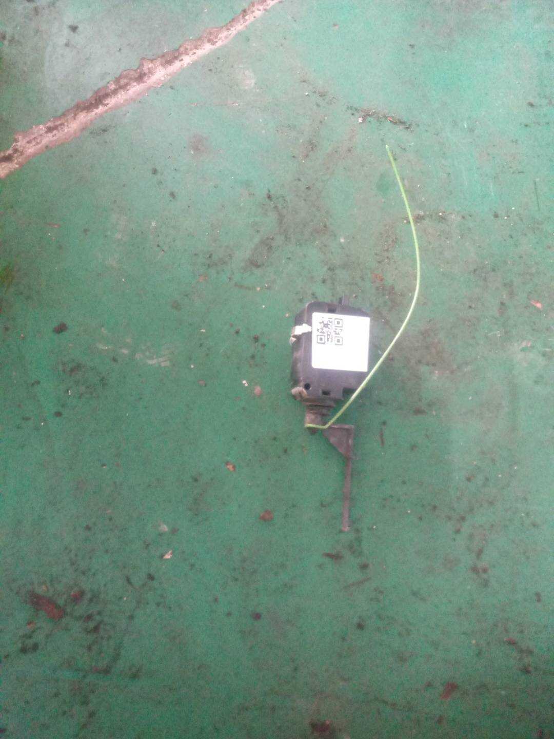 67116987638 燃油箱门开启执行器