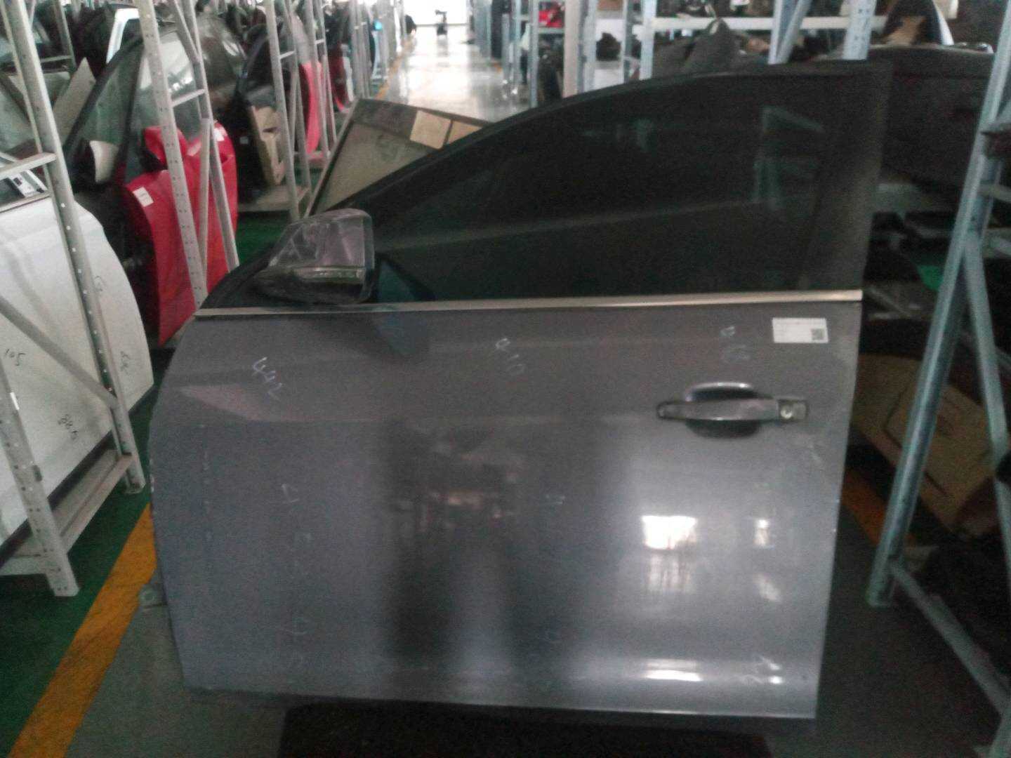 22953647 前门壳(左)