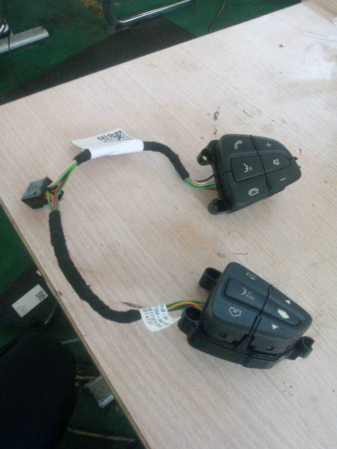 A09990516042A17 Steering Wheel Multi-Function Switch