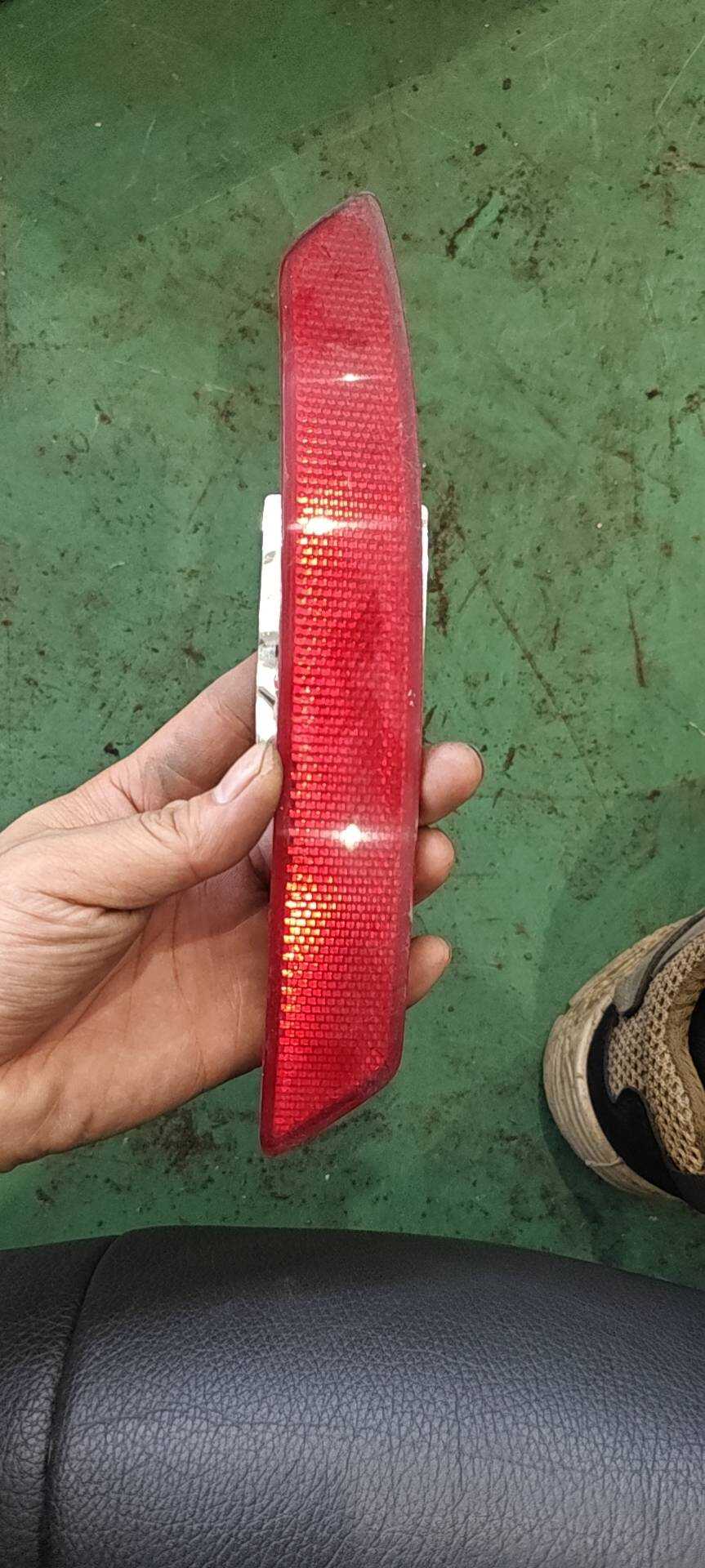63147210587 后保险杠装饰灯(左)