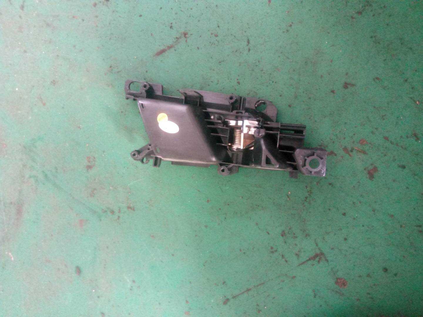 8WD837020B 前门内拉手（右）