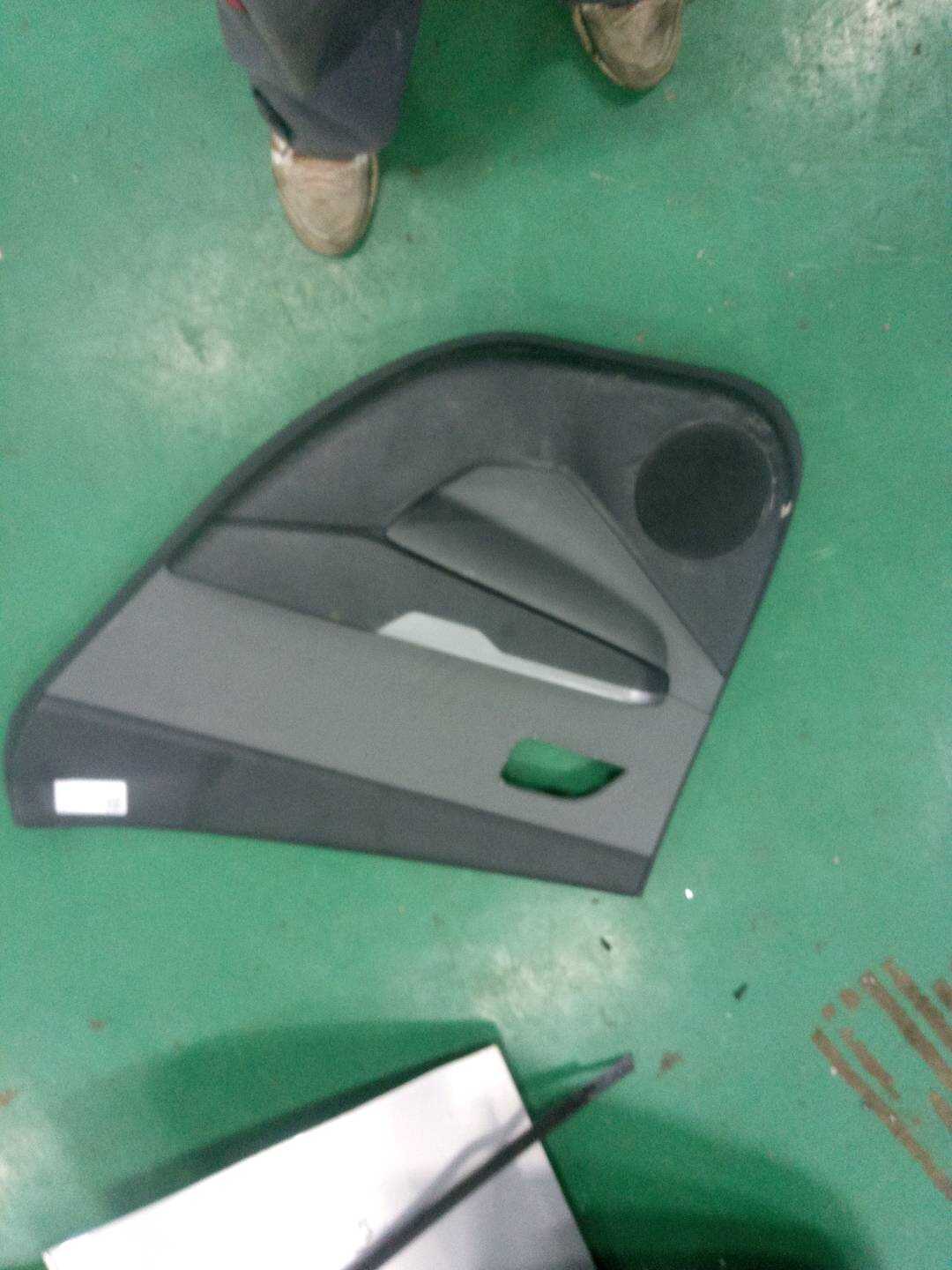 833084X510DKG Rear Door Trim Panel, Right