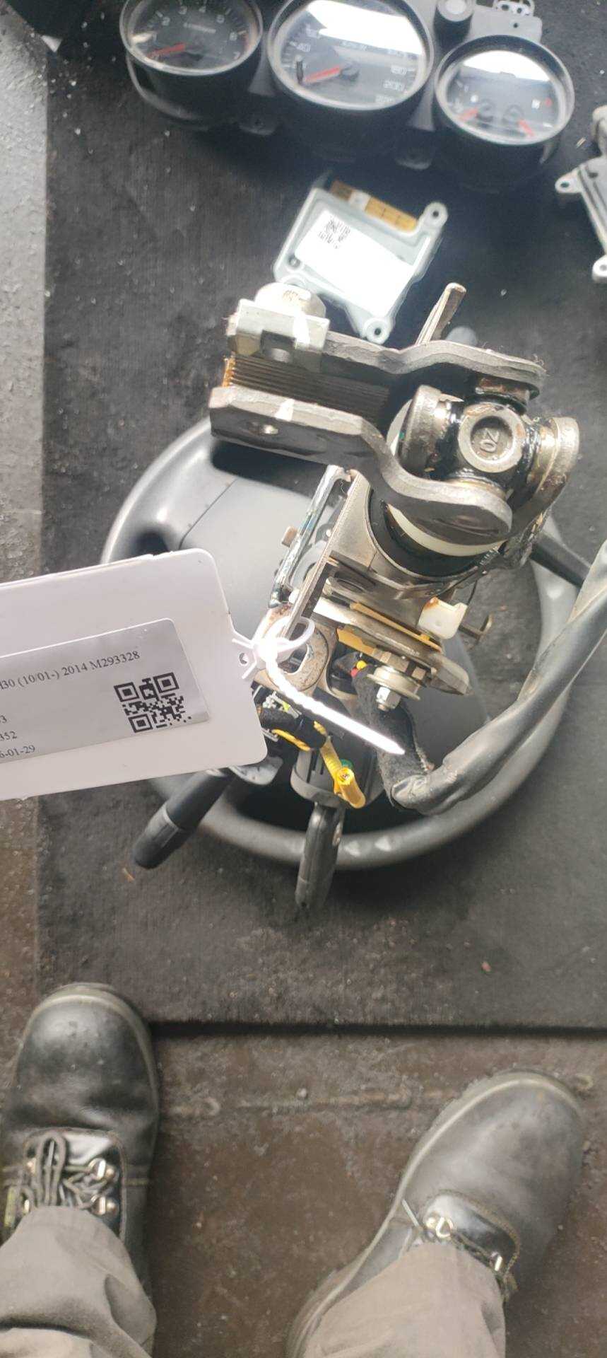 4321000BA 方向盘