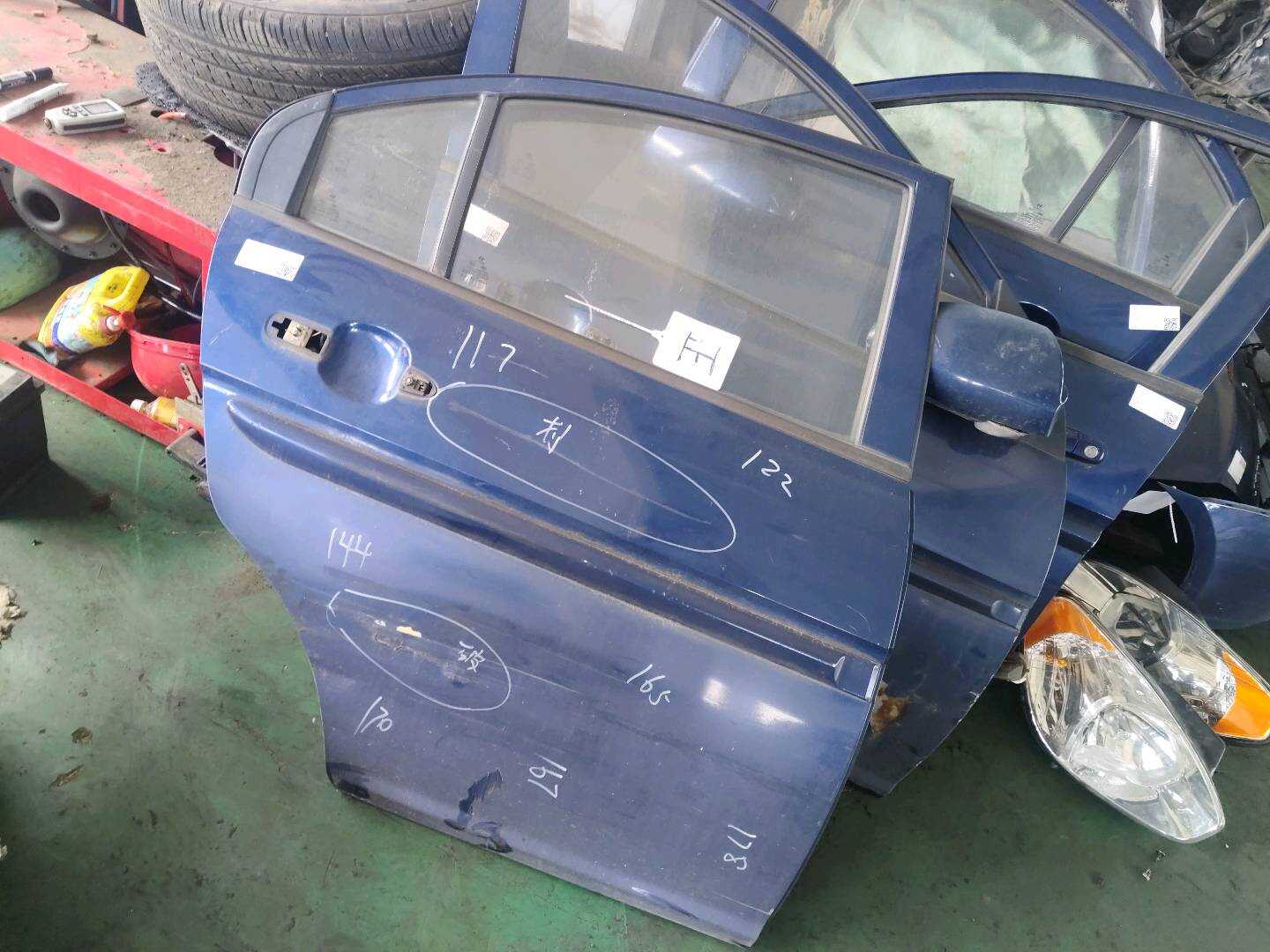 770040M000 后门壳(右)