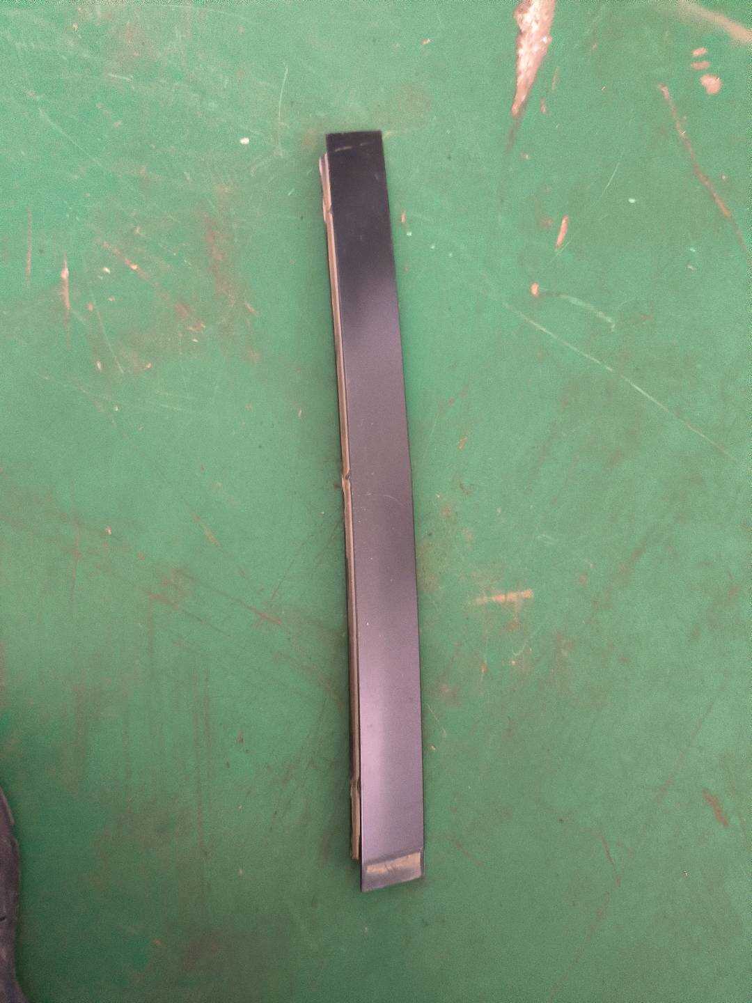 51357205764 后门窗框外饰板(右后)