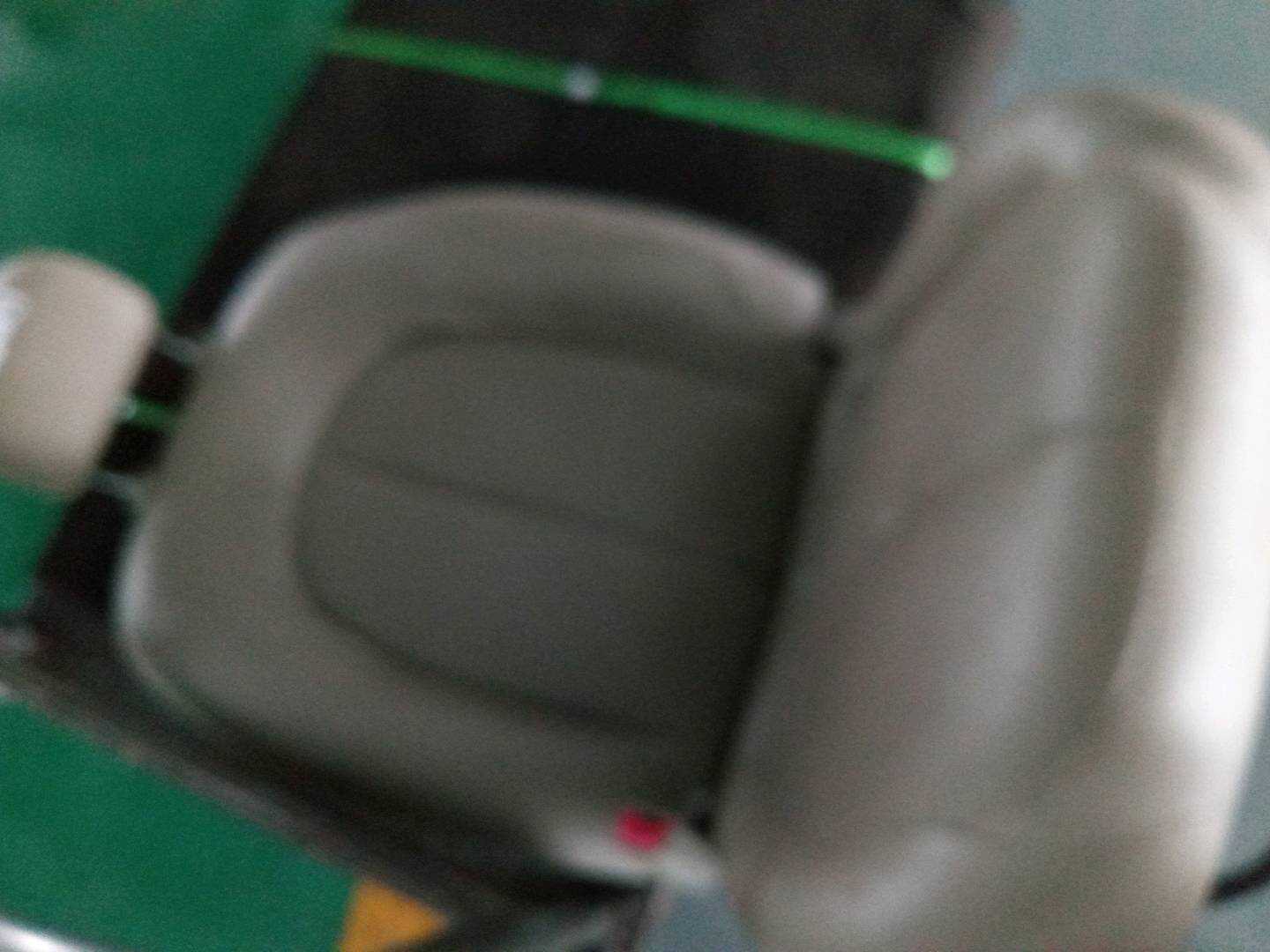 1060458300 驾驶员座椅总成