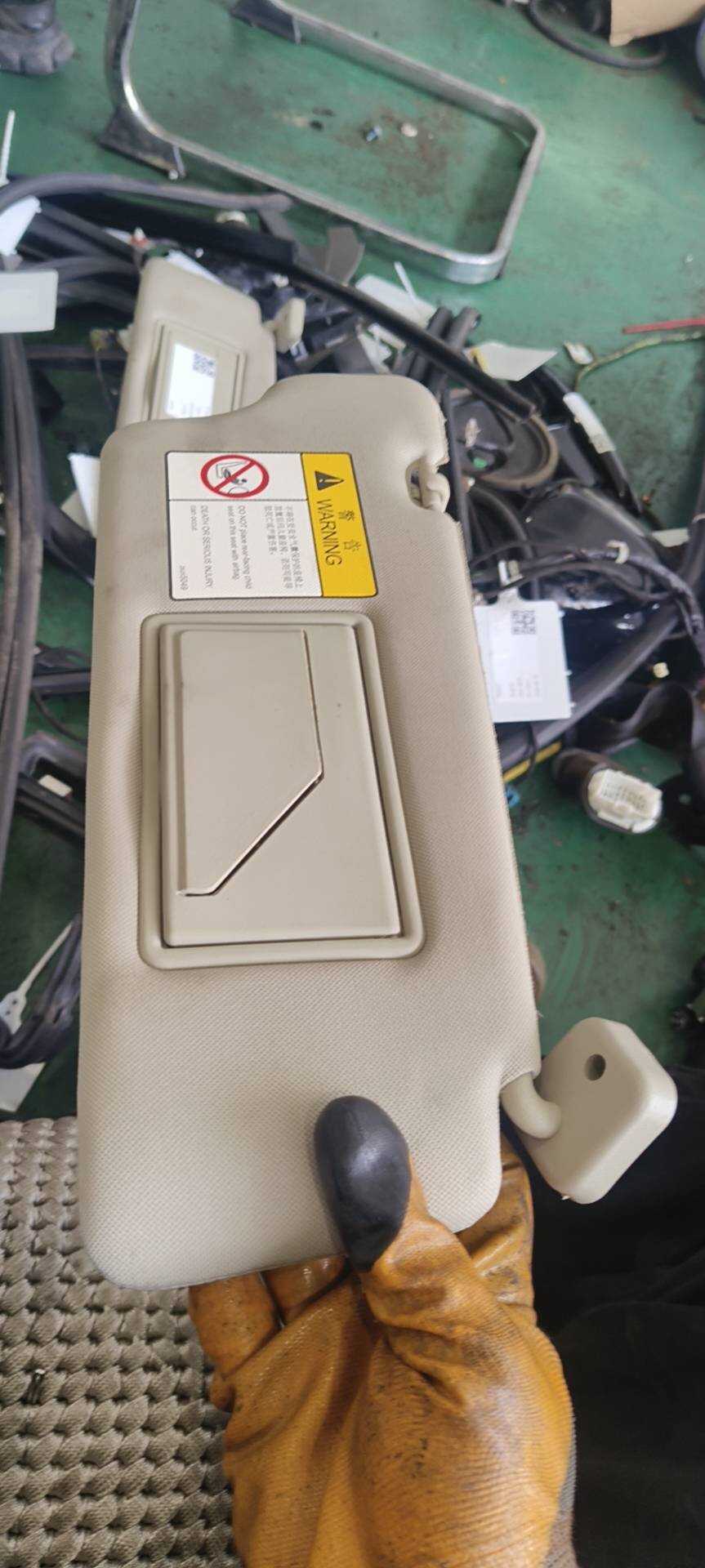 26201552 Sun Visor, Right