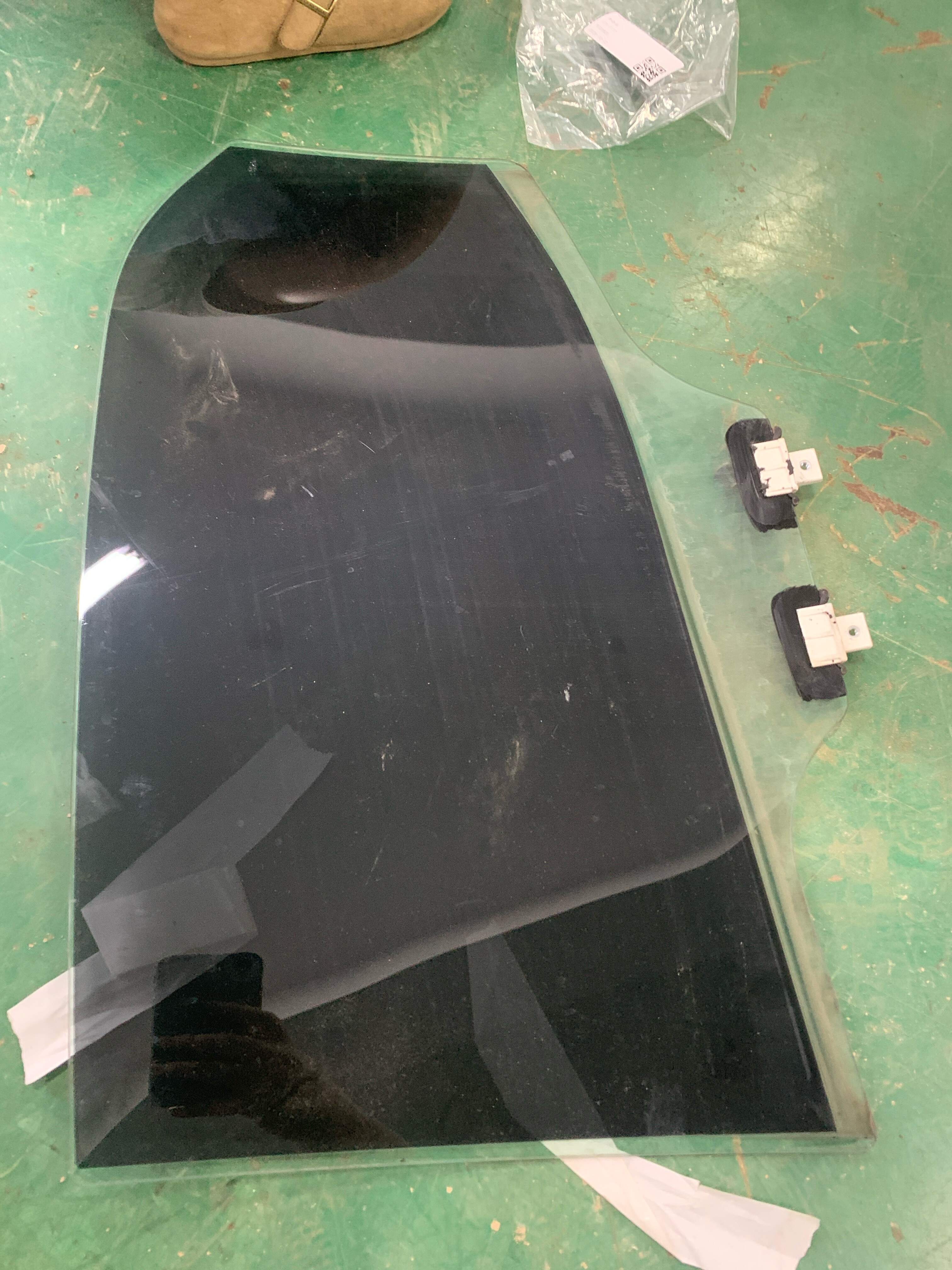 SC6203109 Right Rear Door Glass
