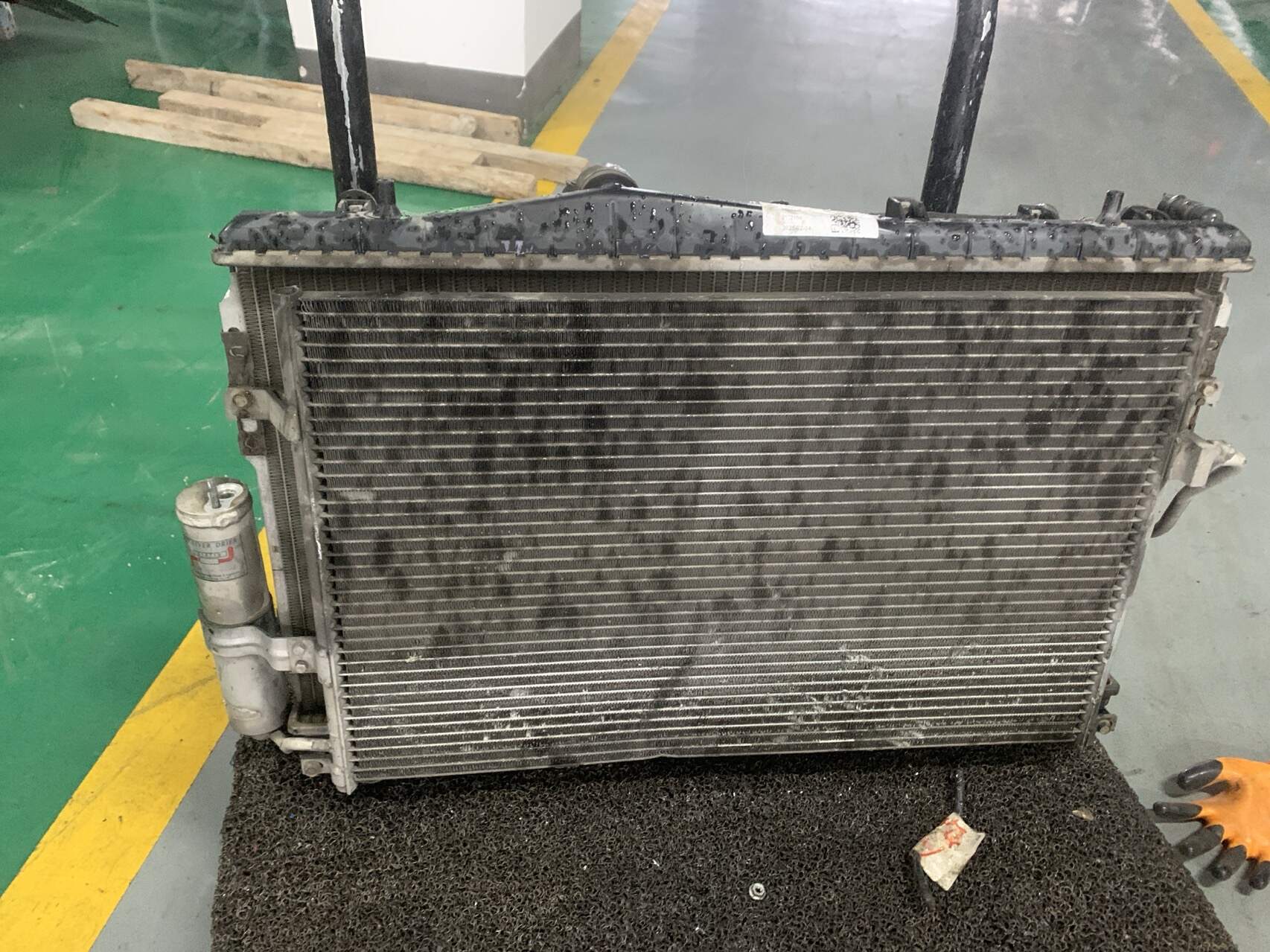 5484588 Radiator