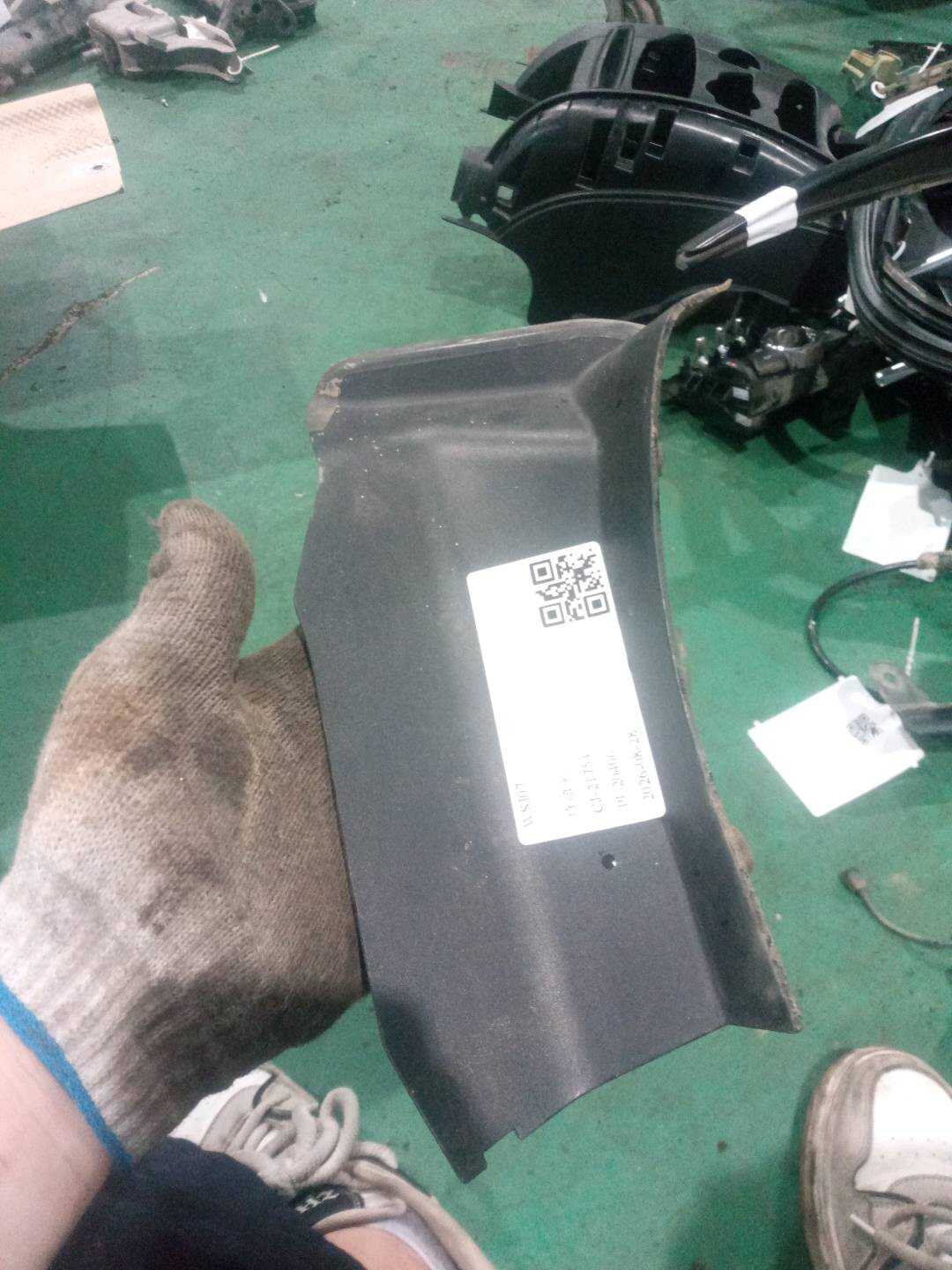 63217297407 尾灯内护板（左）