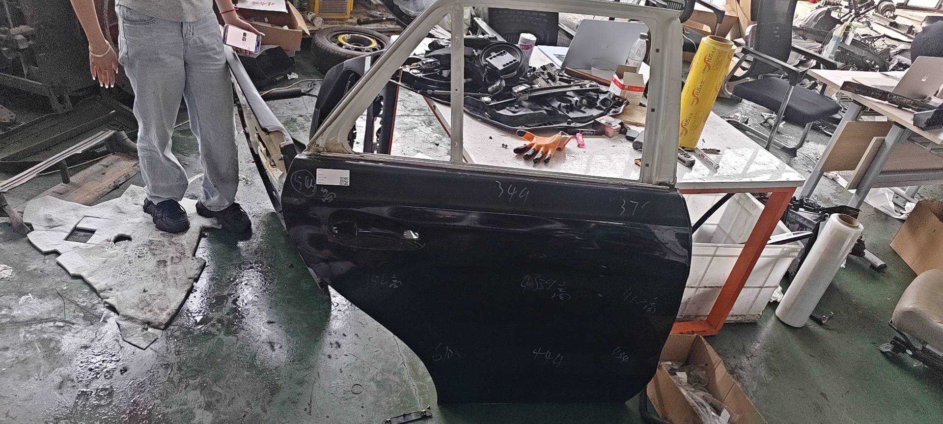A1667300205 后门壳(右)