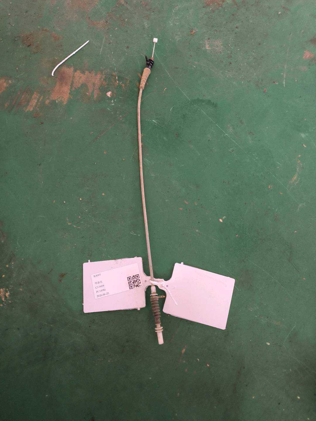 51217319349 前门外拉手拉线(右)