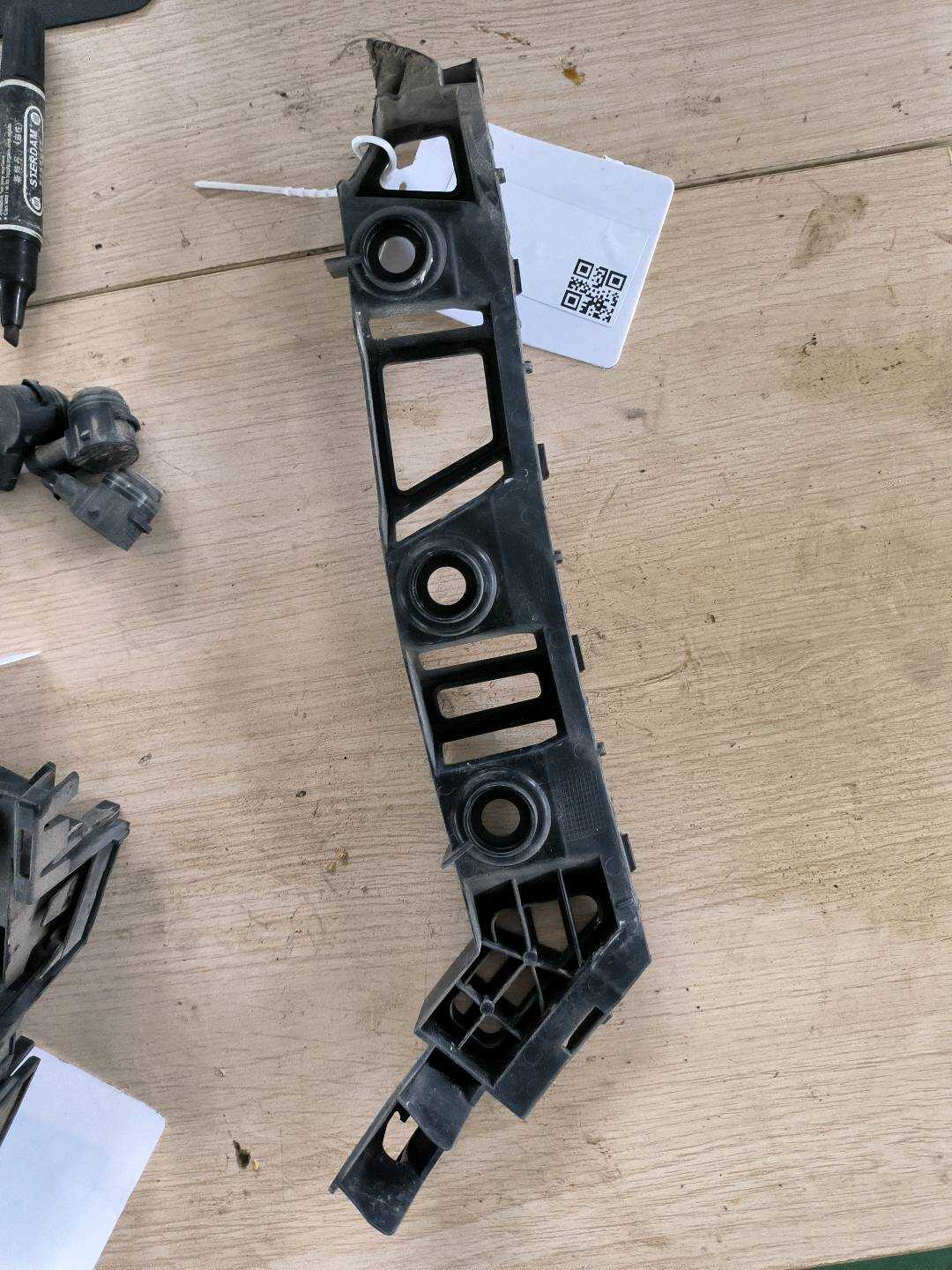 L51G807394 Rear Bumper Bracket, Right