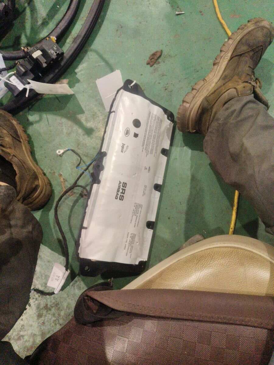 C2Z13667 Passenger Airbag