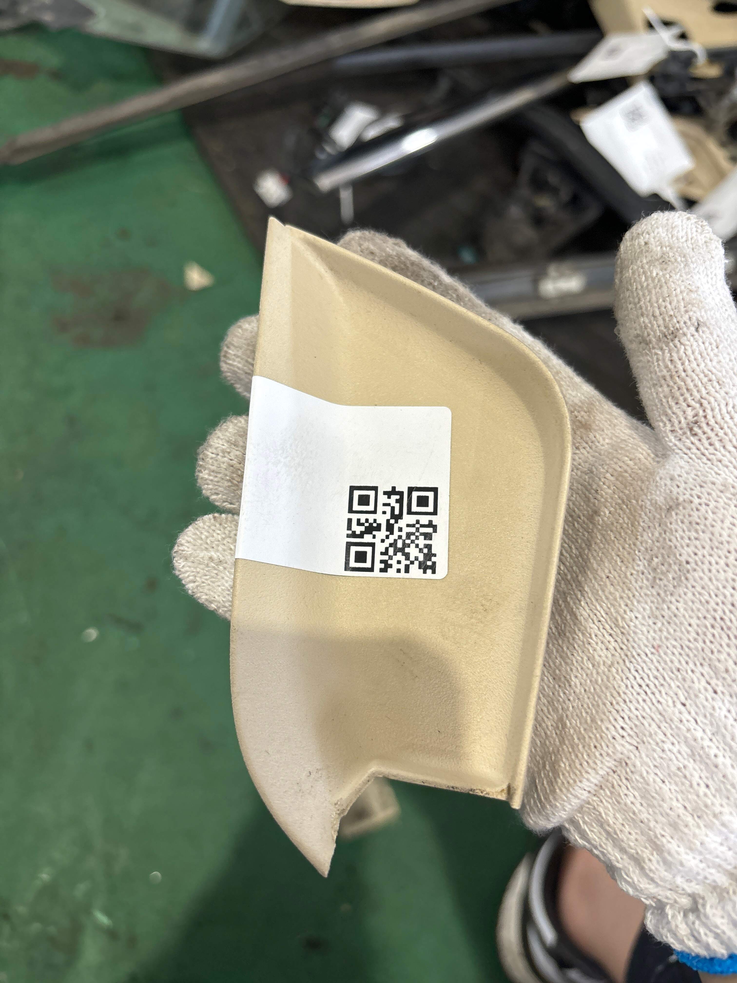 A2207374788 后门内拉手框(左)
