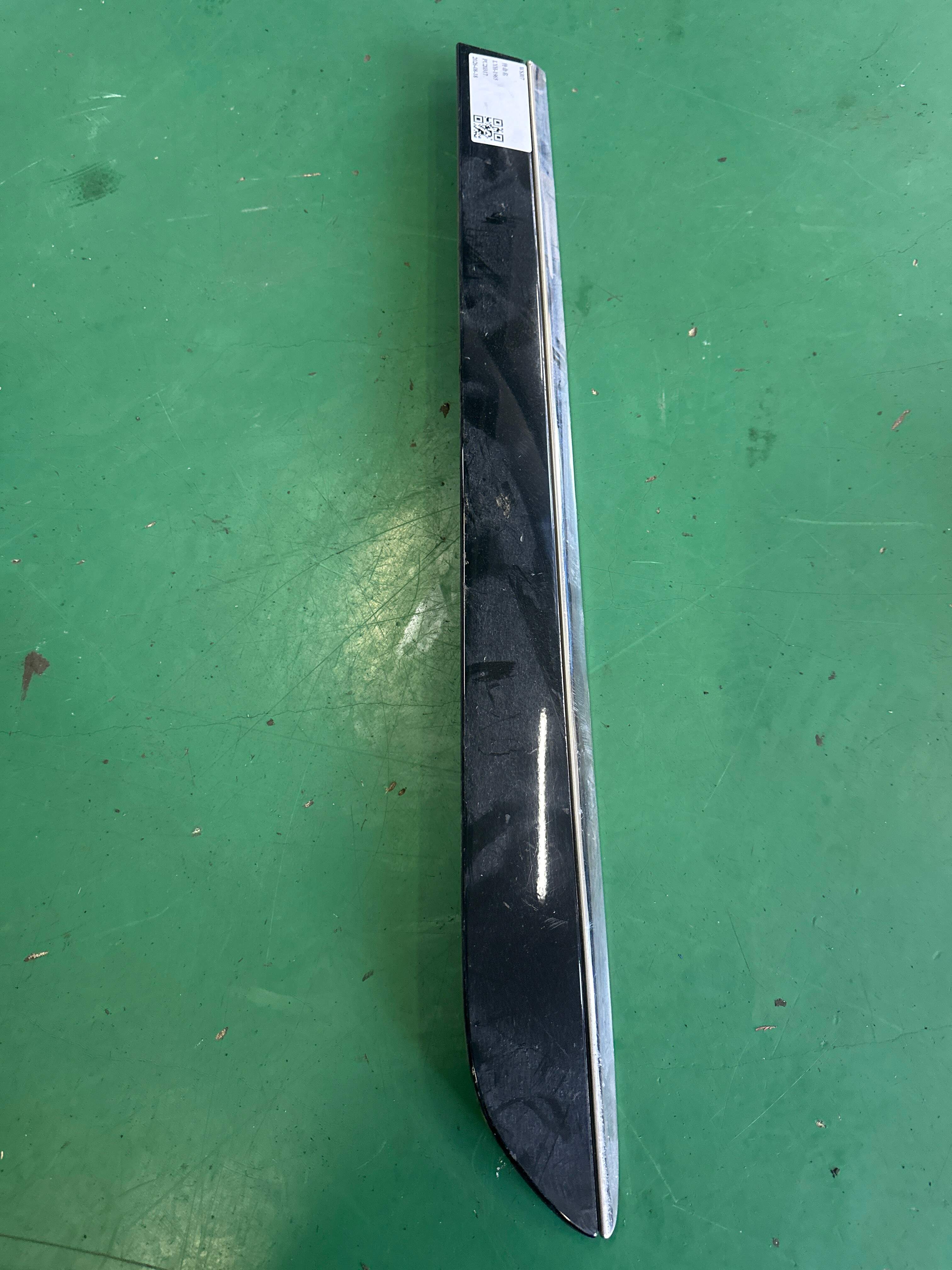 A16469053629197 后门饰条(左)