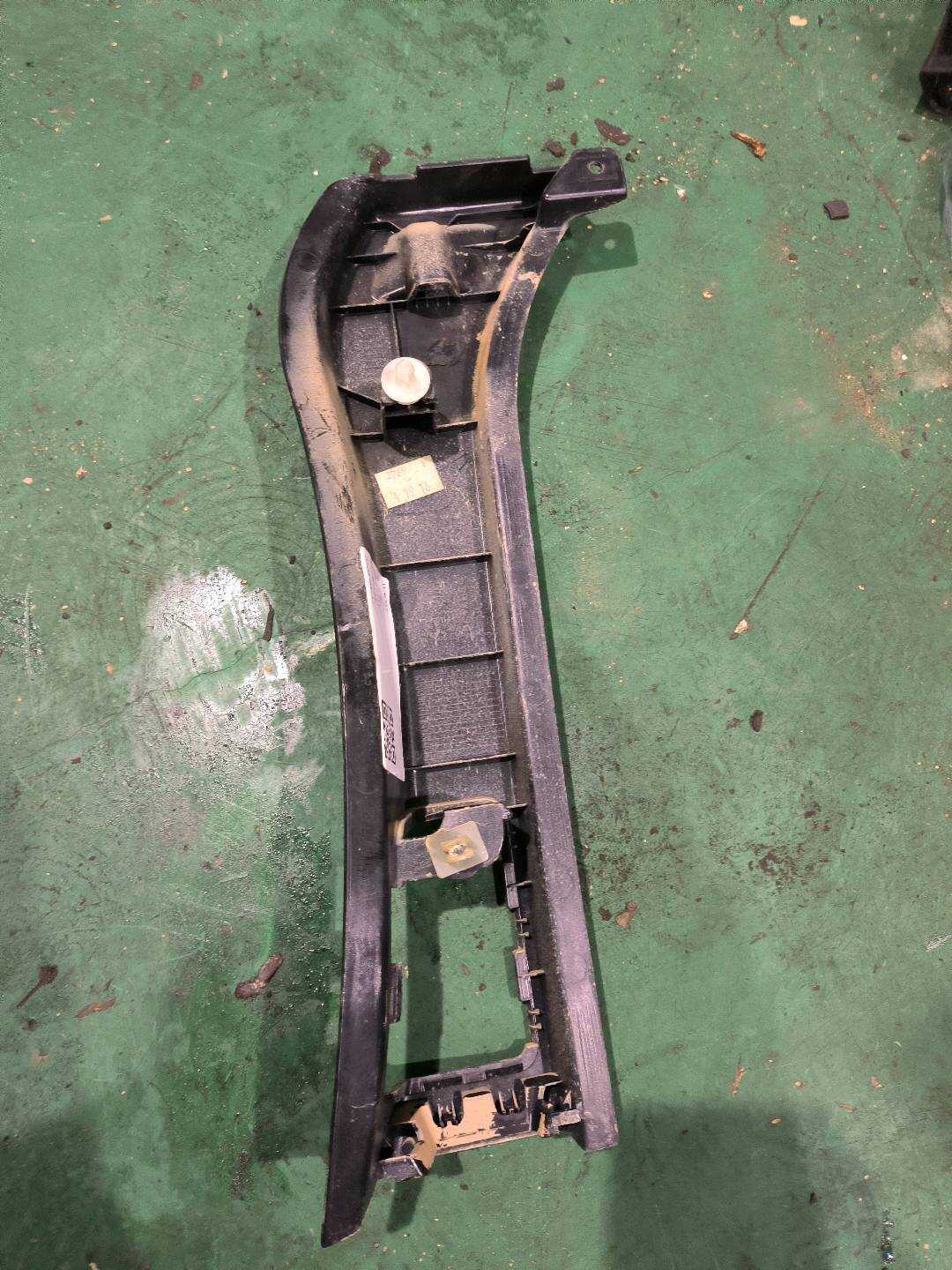 51477326442 D柱内衬(右下)