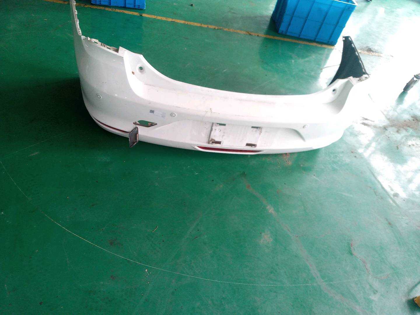 1190539200 后保险杠皮