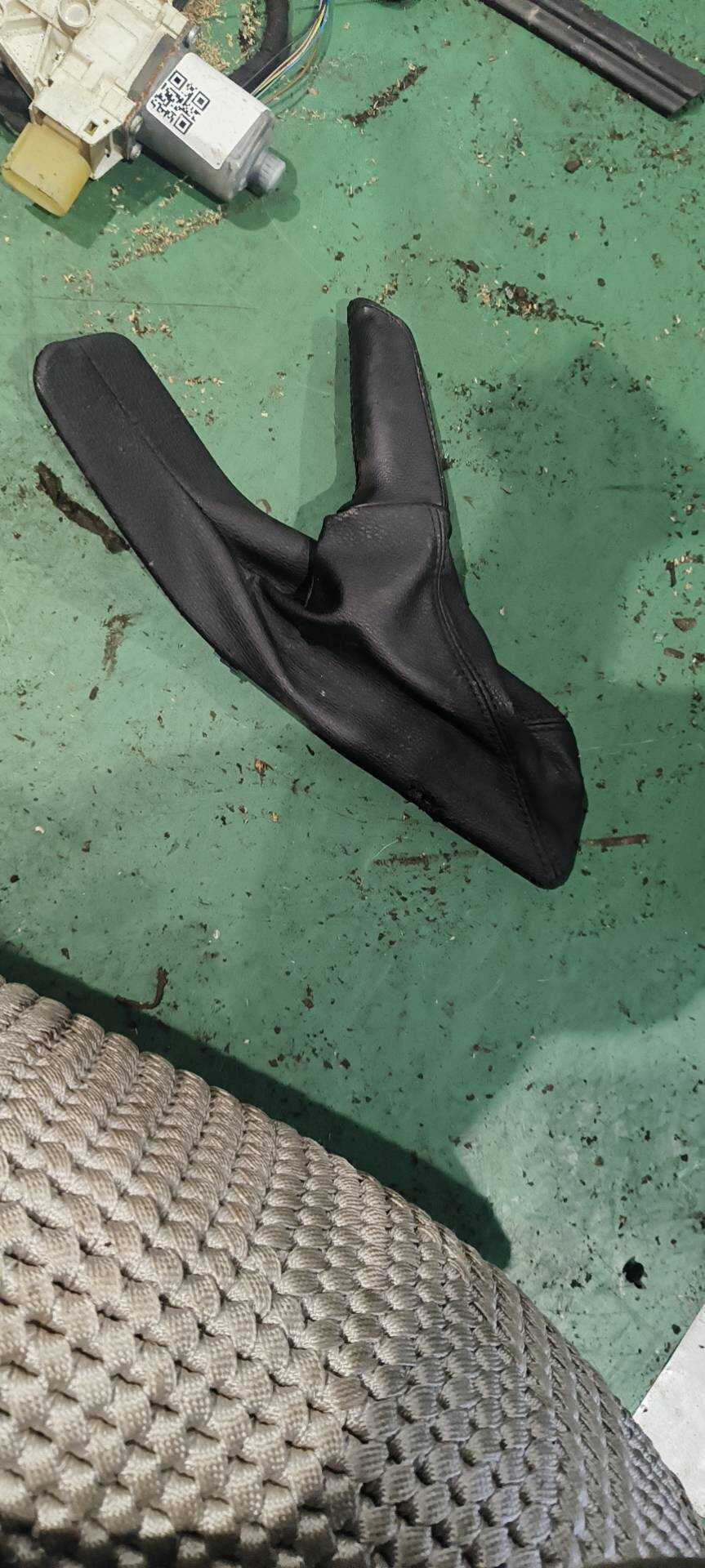 34429250855 中央控制台手刹饰板