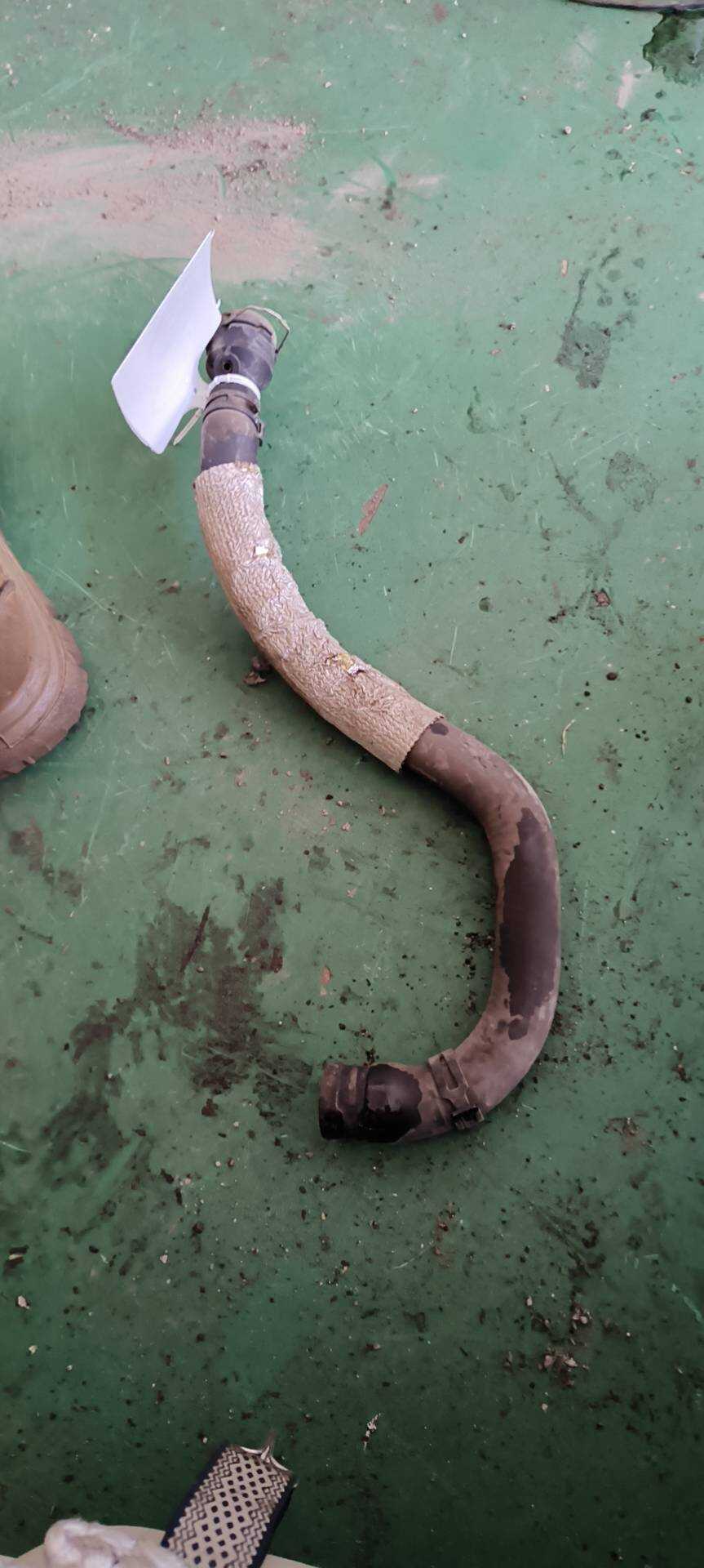 L3CD122157A Heater Inlet Hose