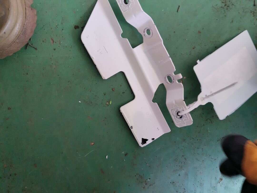 T4N2373 Roof Grab Handle Bracket, Front Left