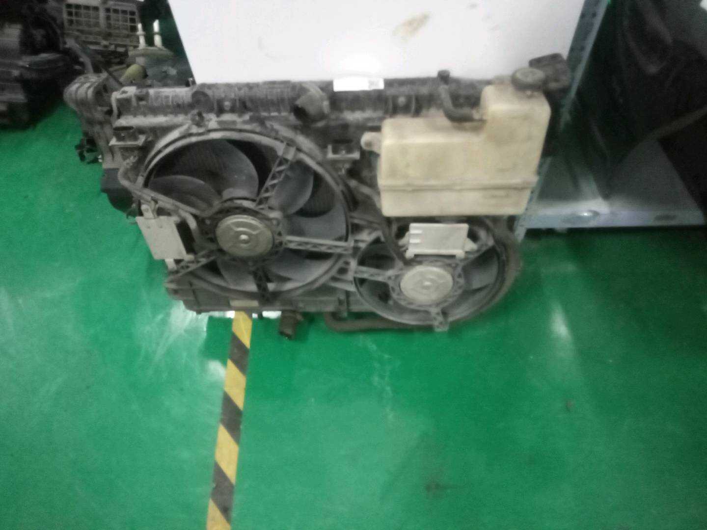 9P28C607AE 水箱电子扇总成