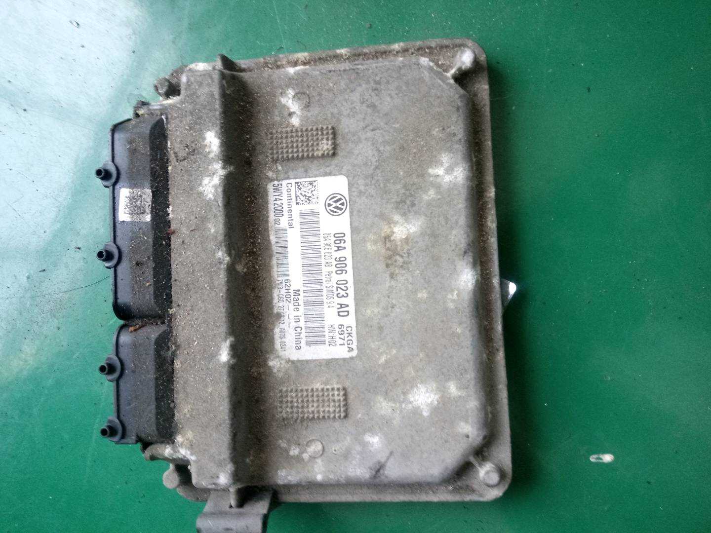 L06A906033HP 发动机电脑