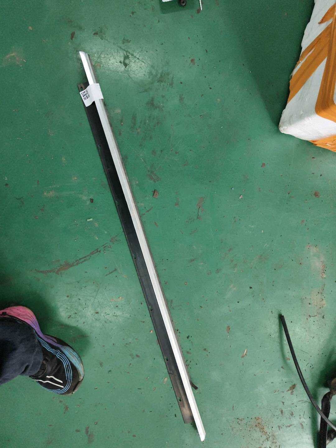 4E4853763E2ZZ 后门玻璃压条(左外)