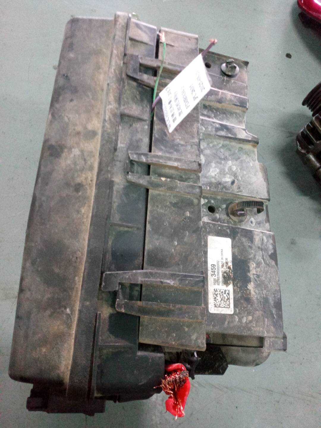 96982036 Engine Fuse Box