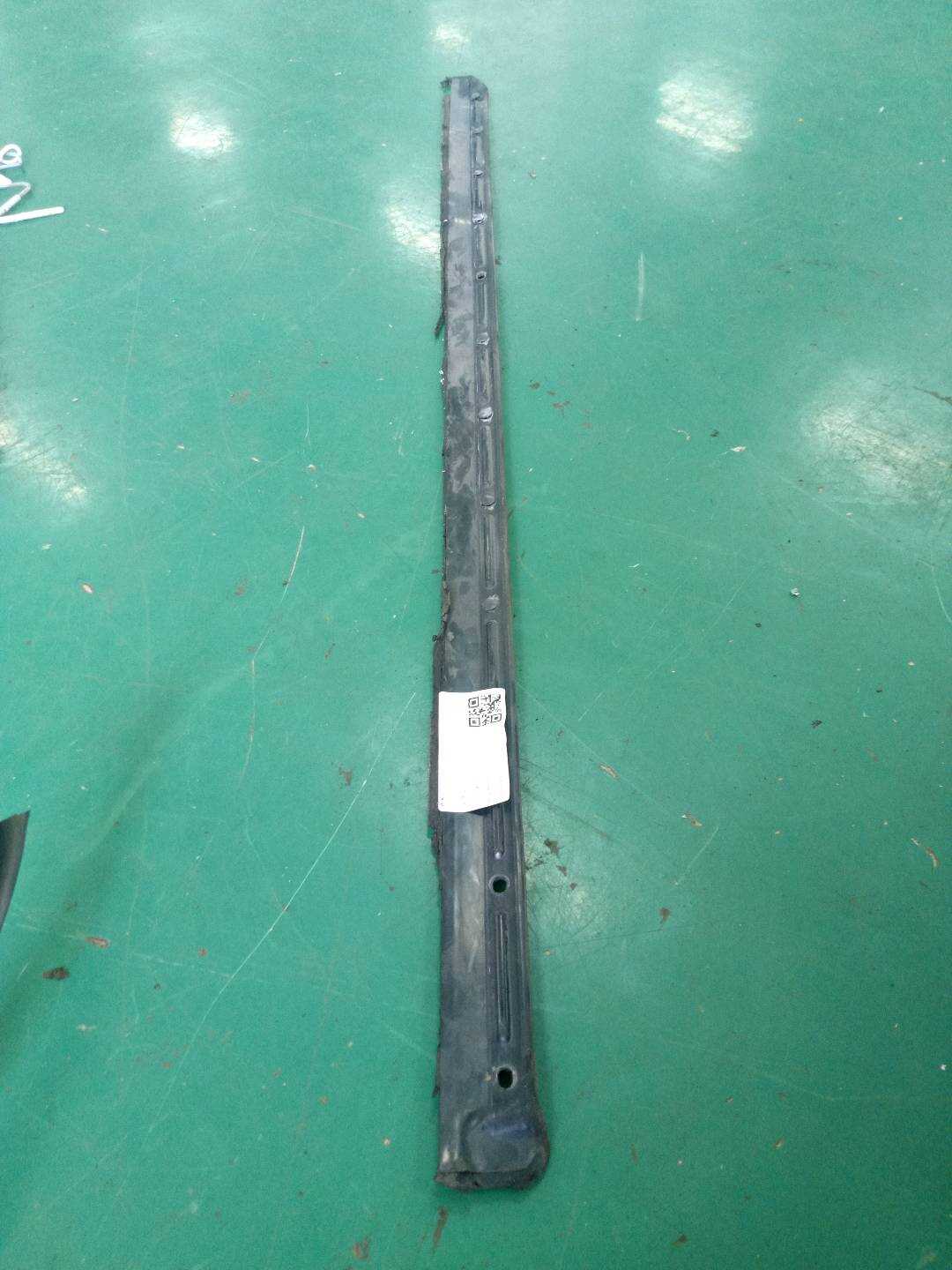 A2516903462 前门车门密封胶条（右下）