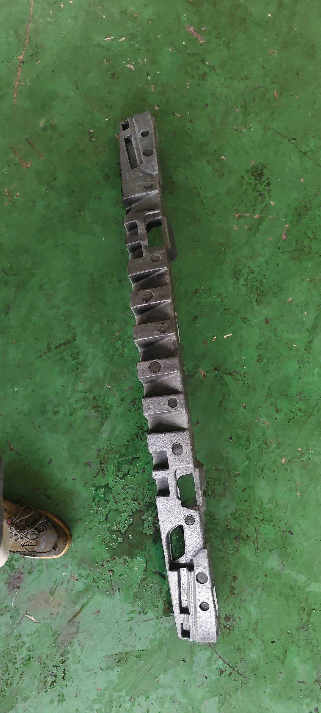 A1698850637 前保险杠泡沫